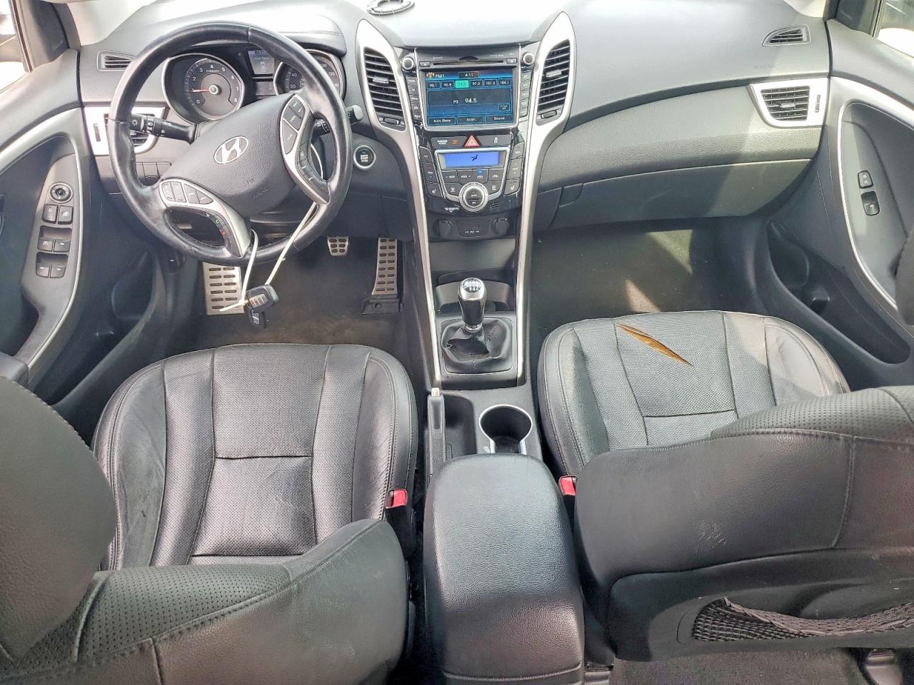 2013 Hyundai Elantra Gt Base Silver vin: KMHD35LE9DU032940
