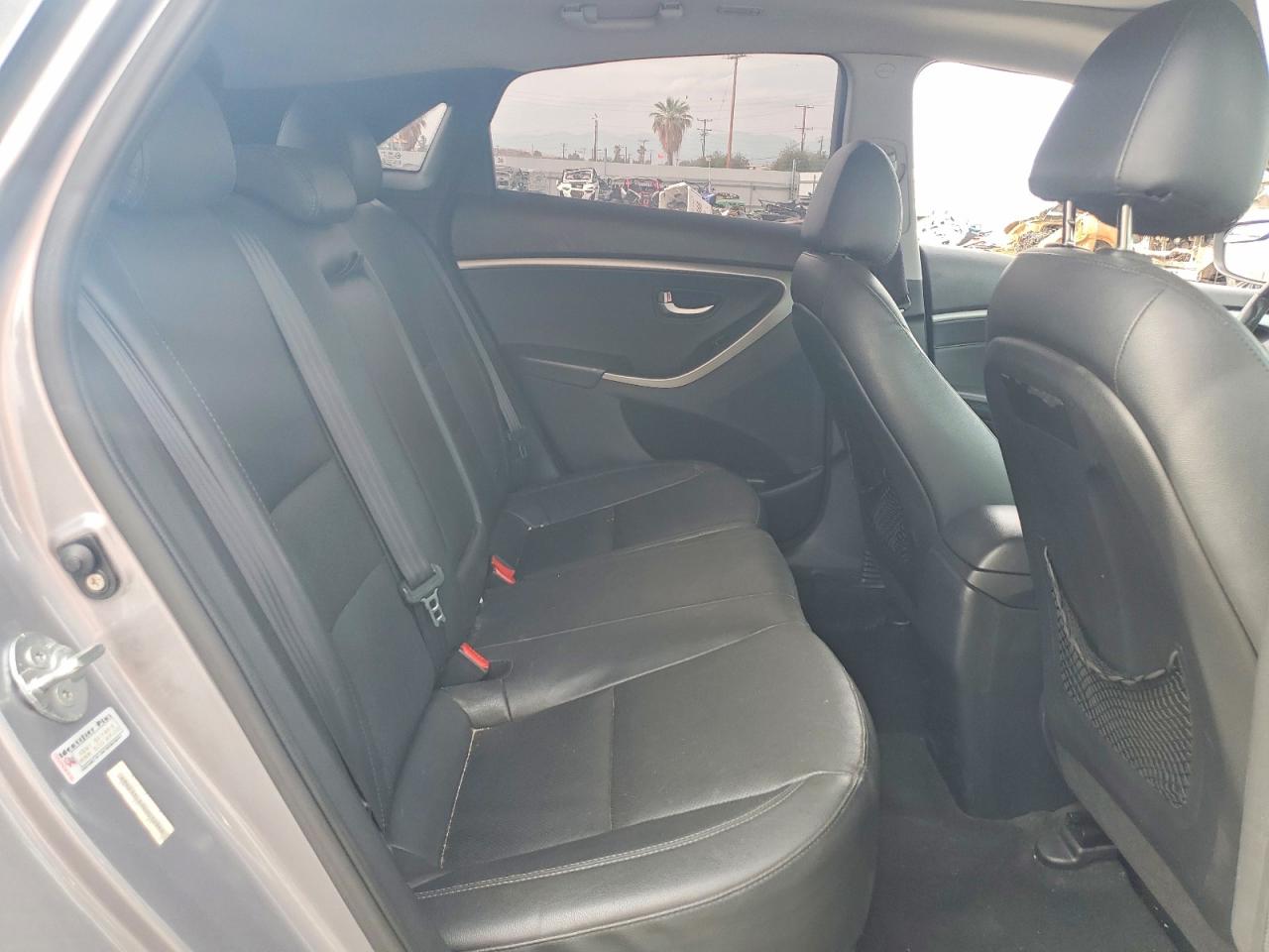 2013 Hyundai Elantra Gt Base Silver vin: KMHD35LE9DU032940