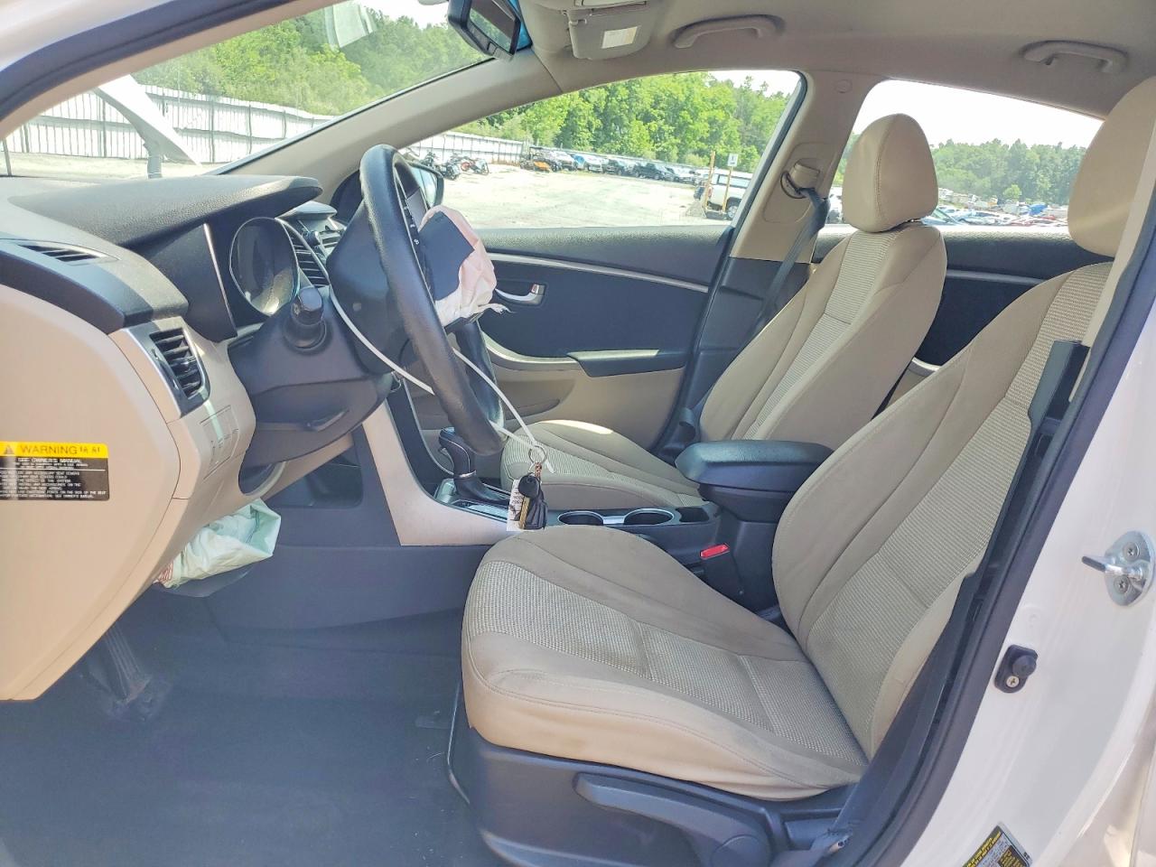 2013 Hyundai Elantra Gt Base White vin: KMHD35LE9DU033683