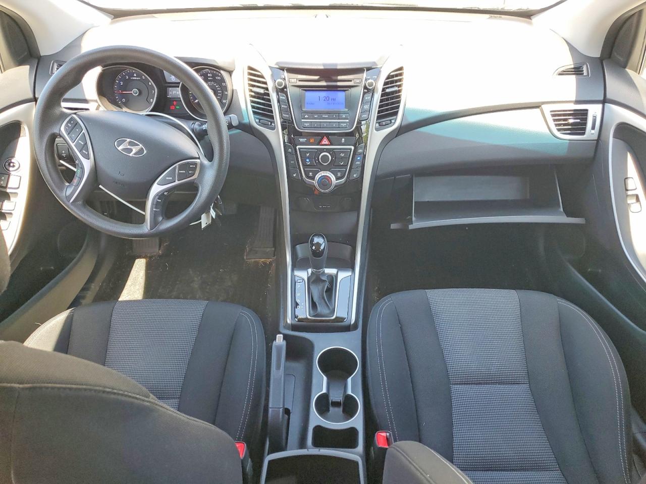 2013 Hyundai Elantra Gt Base Silver vin: KMHD35LE9DU057420
