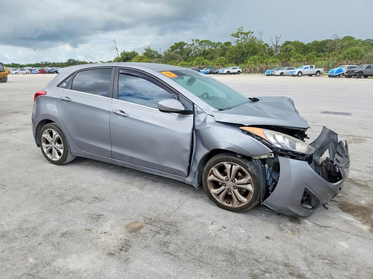 2013 Hyundai Elantra Gt Base Gray vin: KMHD35LE9DU080146