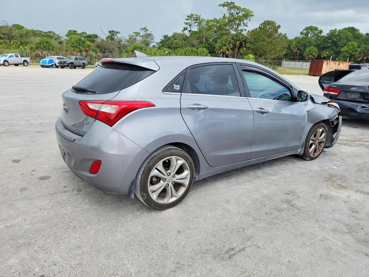 2013 Hyundai Elantra Gt Base Gray vin: KMHD35LE9DU080146