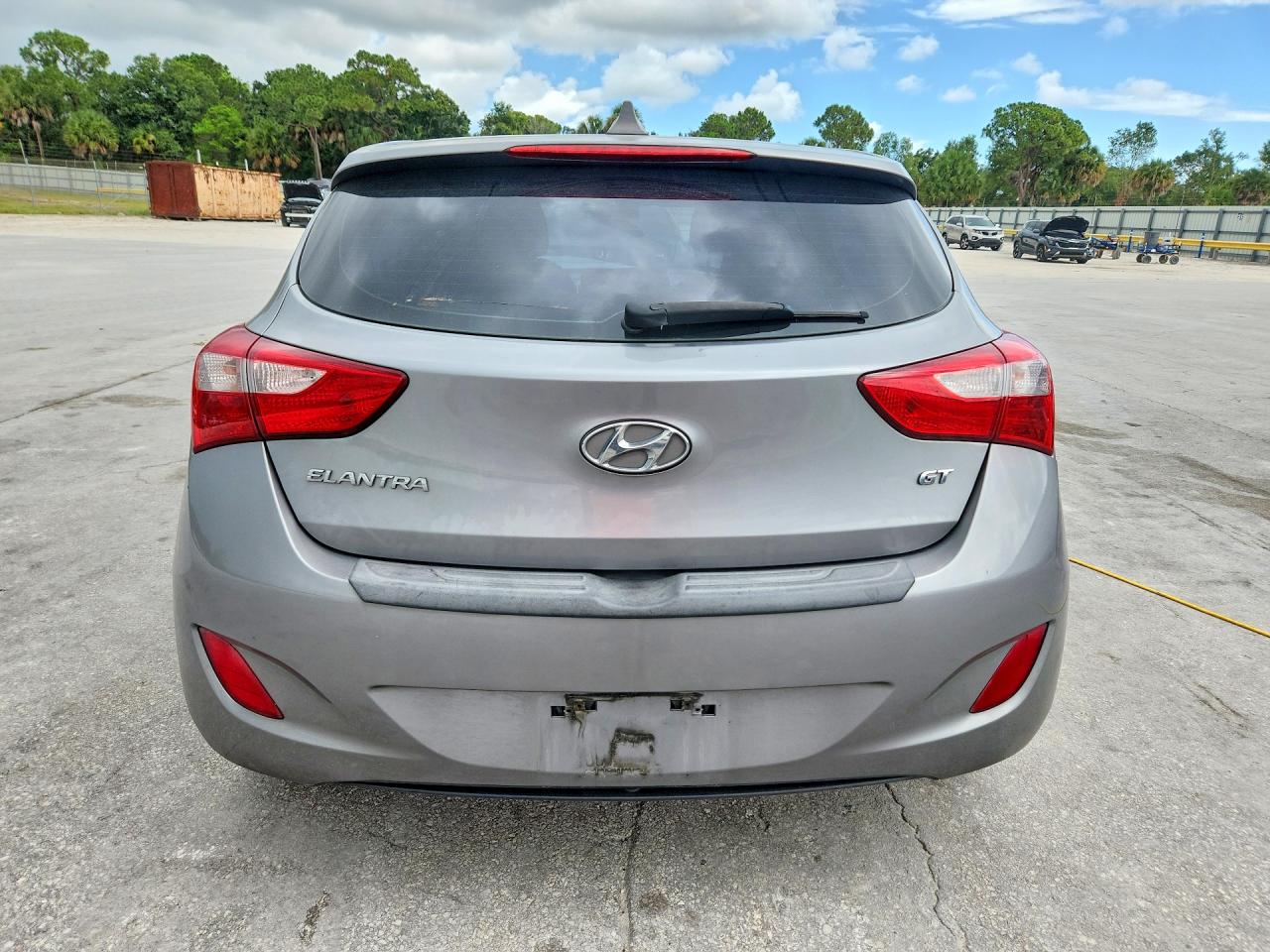 2013 Hyundai Elantra Gt Base Gray vin: KMHD35LE9DU080146