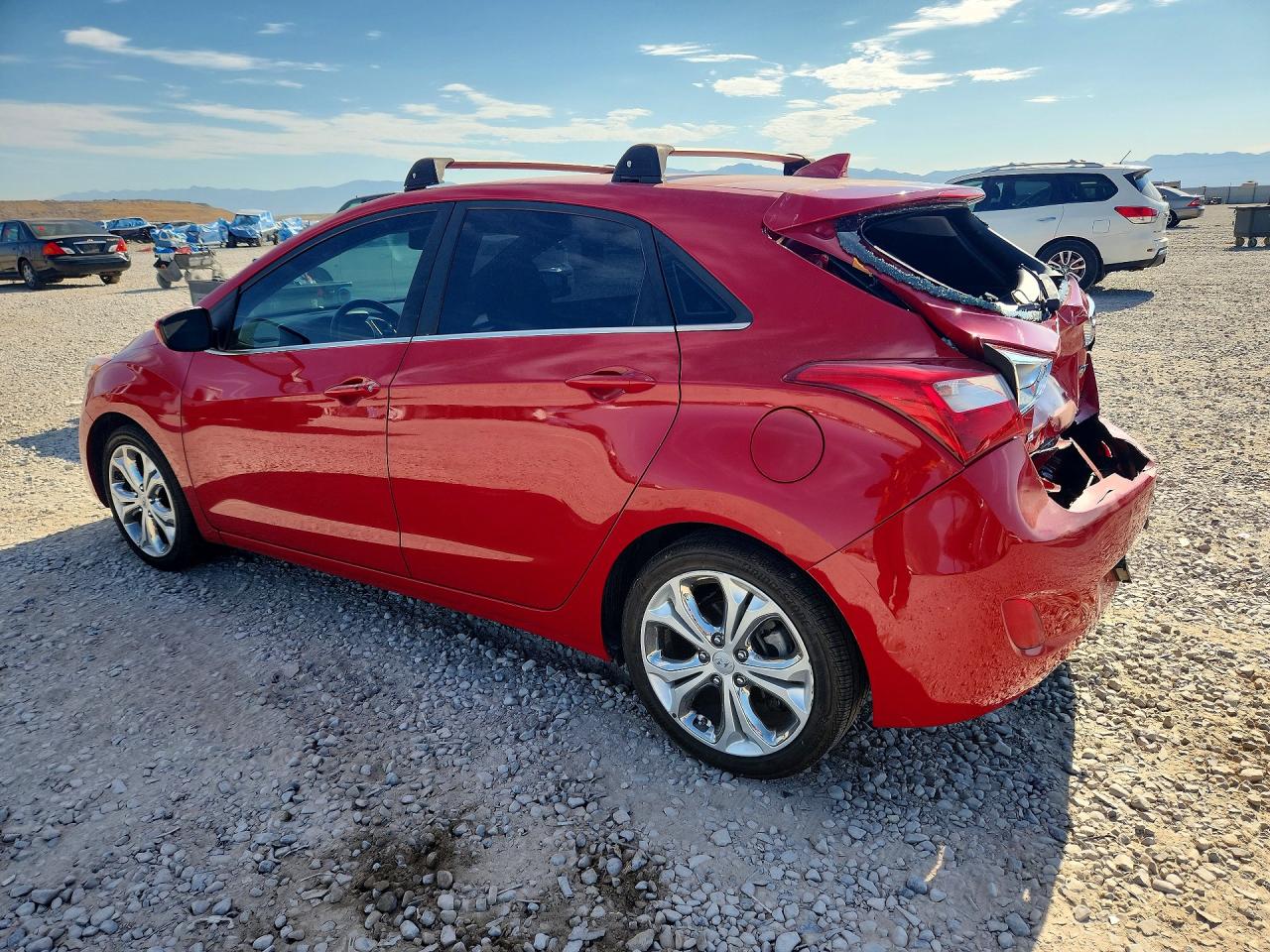 2013 Hyundai Elantra Gt Base Red vin: KMHD35LE9DU092085