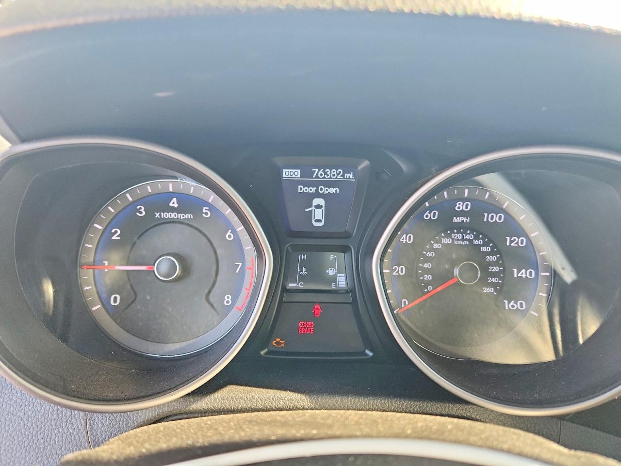 2013 Hyundai Elantra Gt Base Red vin: KMHD35LE9DU092085