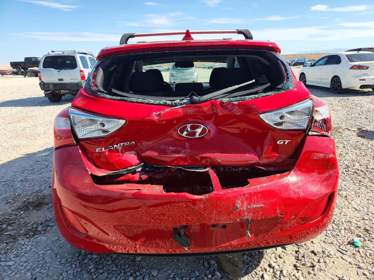 2013 Hyundai Elantra Gt Base Red vin: KMHD35LE9DU092085