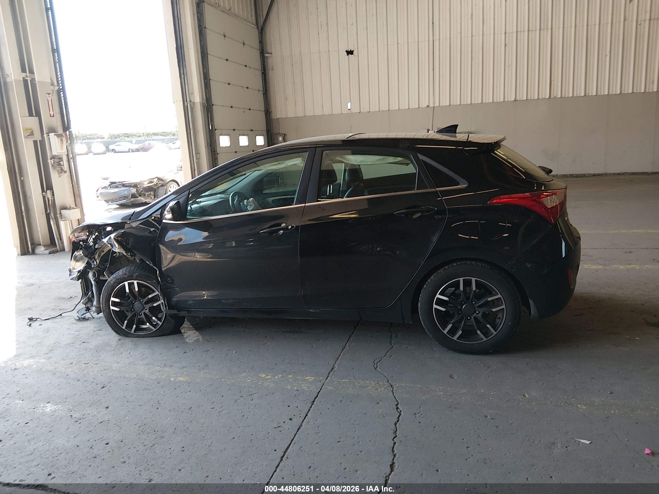 2013 Hyundai Elantra Gt   Black vin: KMHD35LE9DU094872