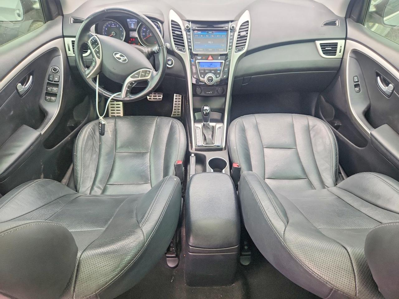 2013 Hyundai Elantra Gt Base Silver vin: KMHD35LE9DU112626