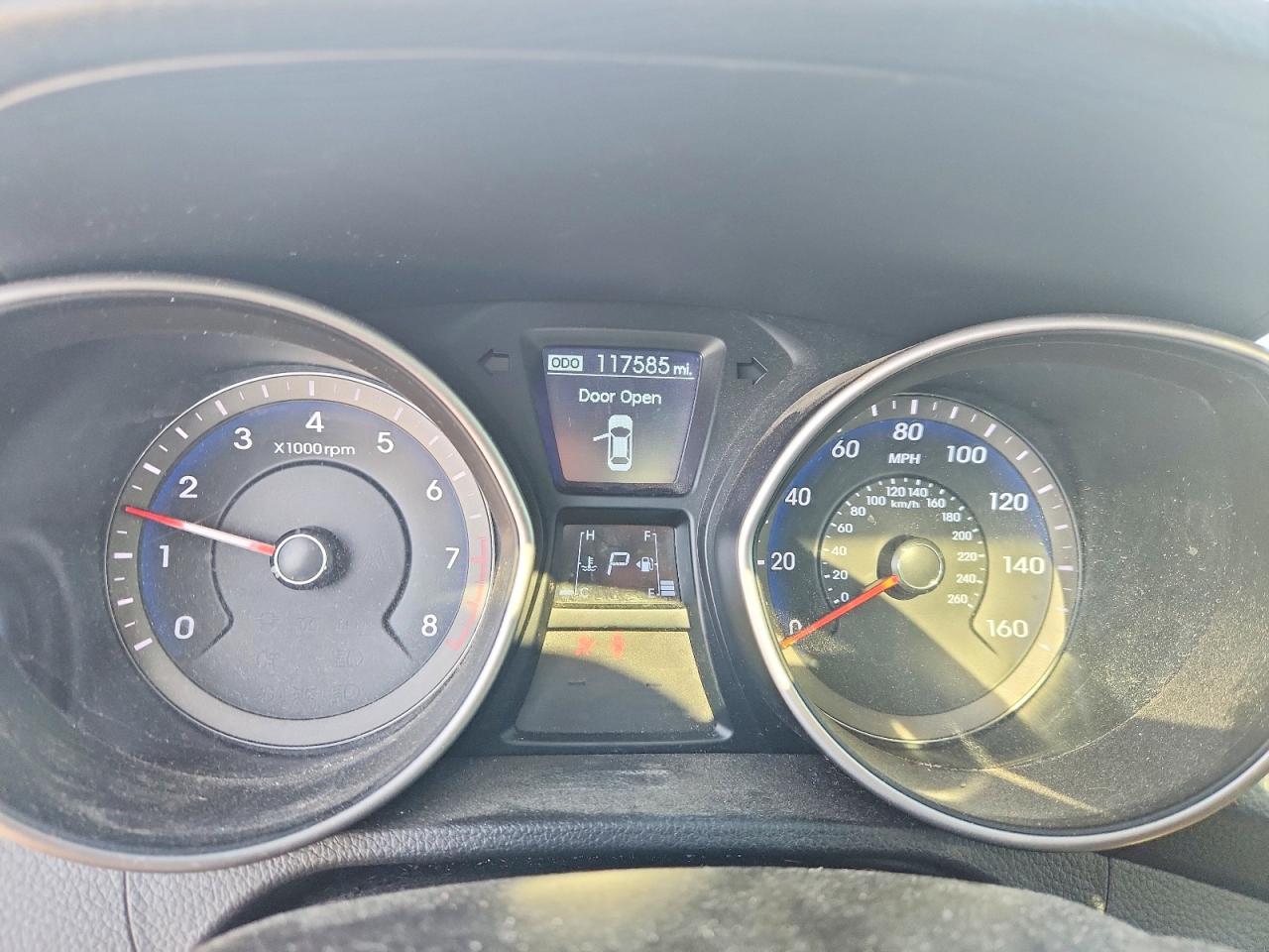 2013 Hyundai Elantra Gt Base Silver vin: KMHD35LE9DU112626