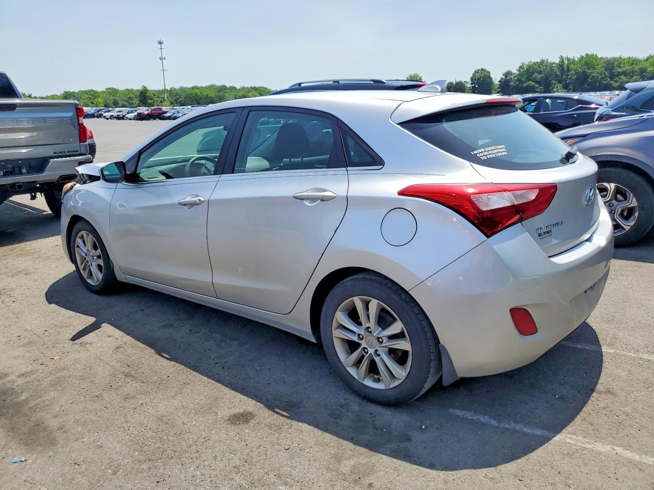 2013 Hyundai Elantra Gt Base Silver vin: KMHD35LE9DU122721