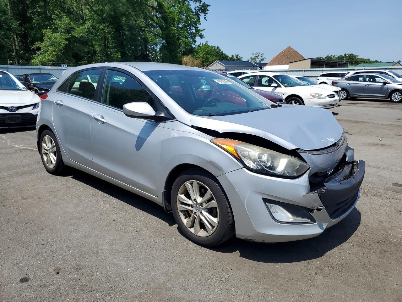 2013 Hyundai Elantra Gt Base Silver vin: KMHD35LE9DU122721