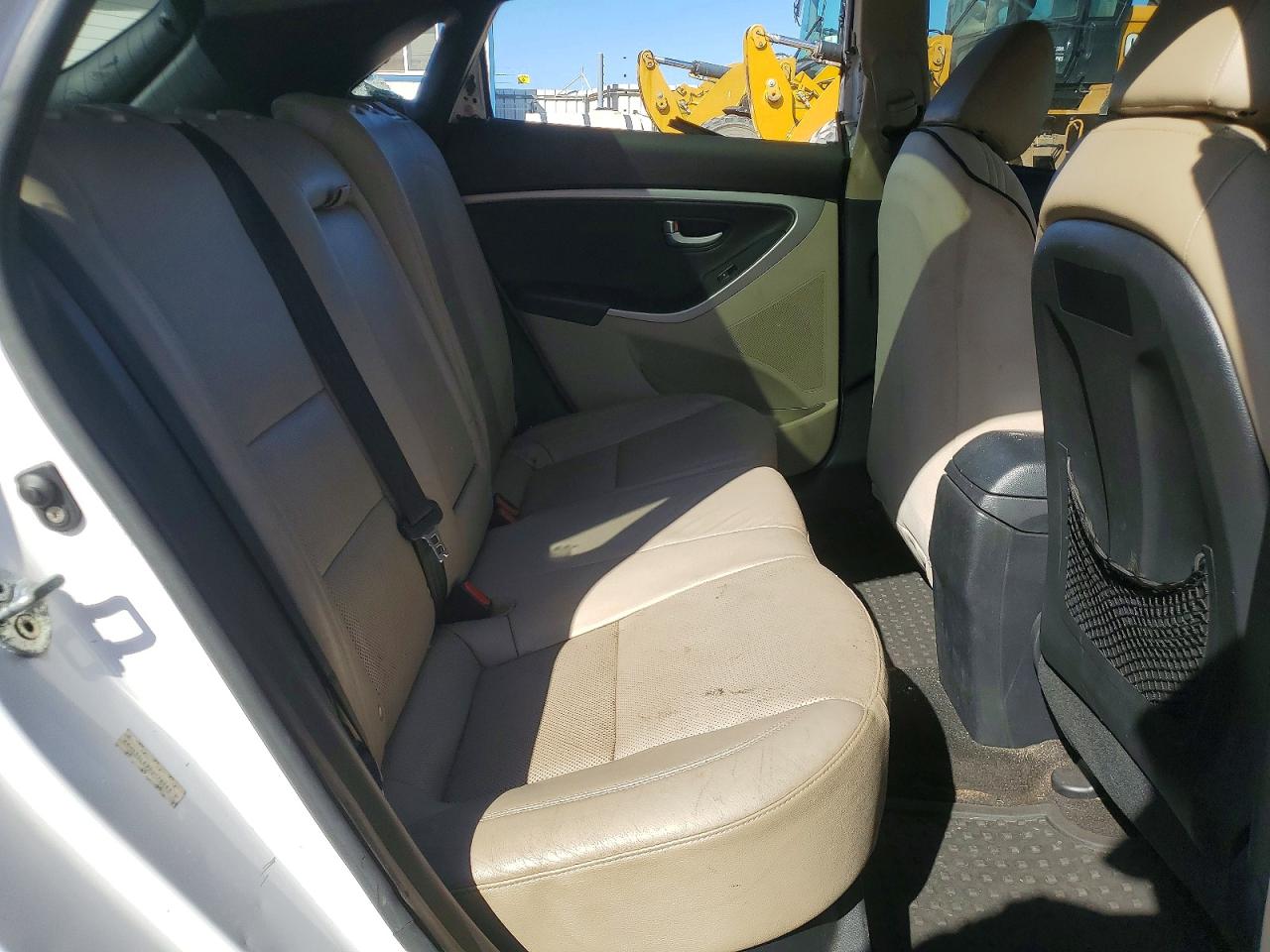 2013 Hyundai Elantra Gt Base White vin: KMHD35LE9DU126283