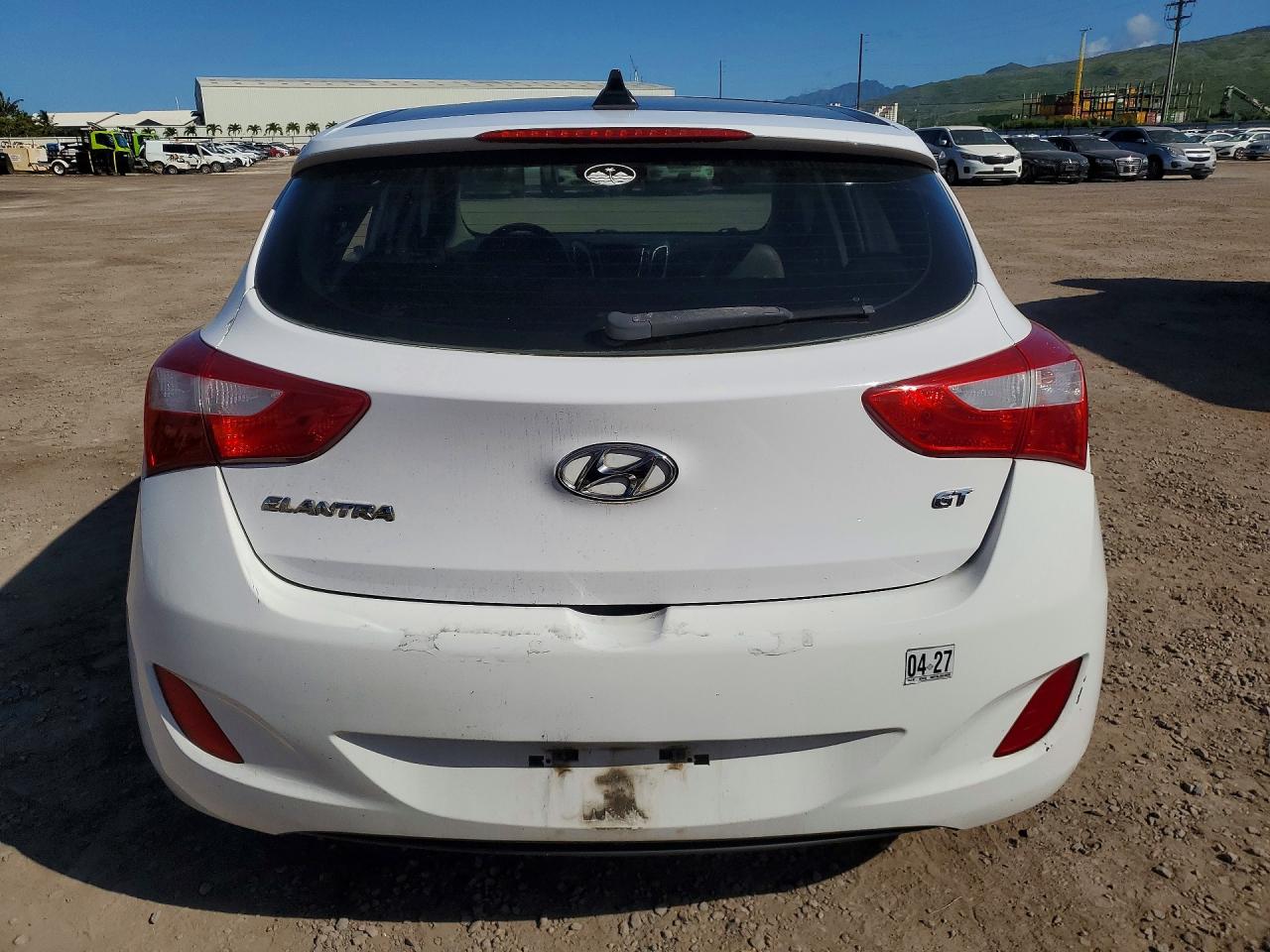 2013 Hyundai Elantra Gt Base White vin: KMHD35LE9DU126283