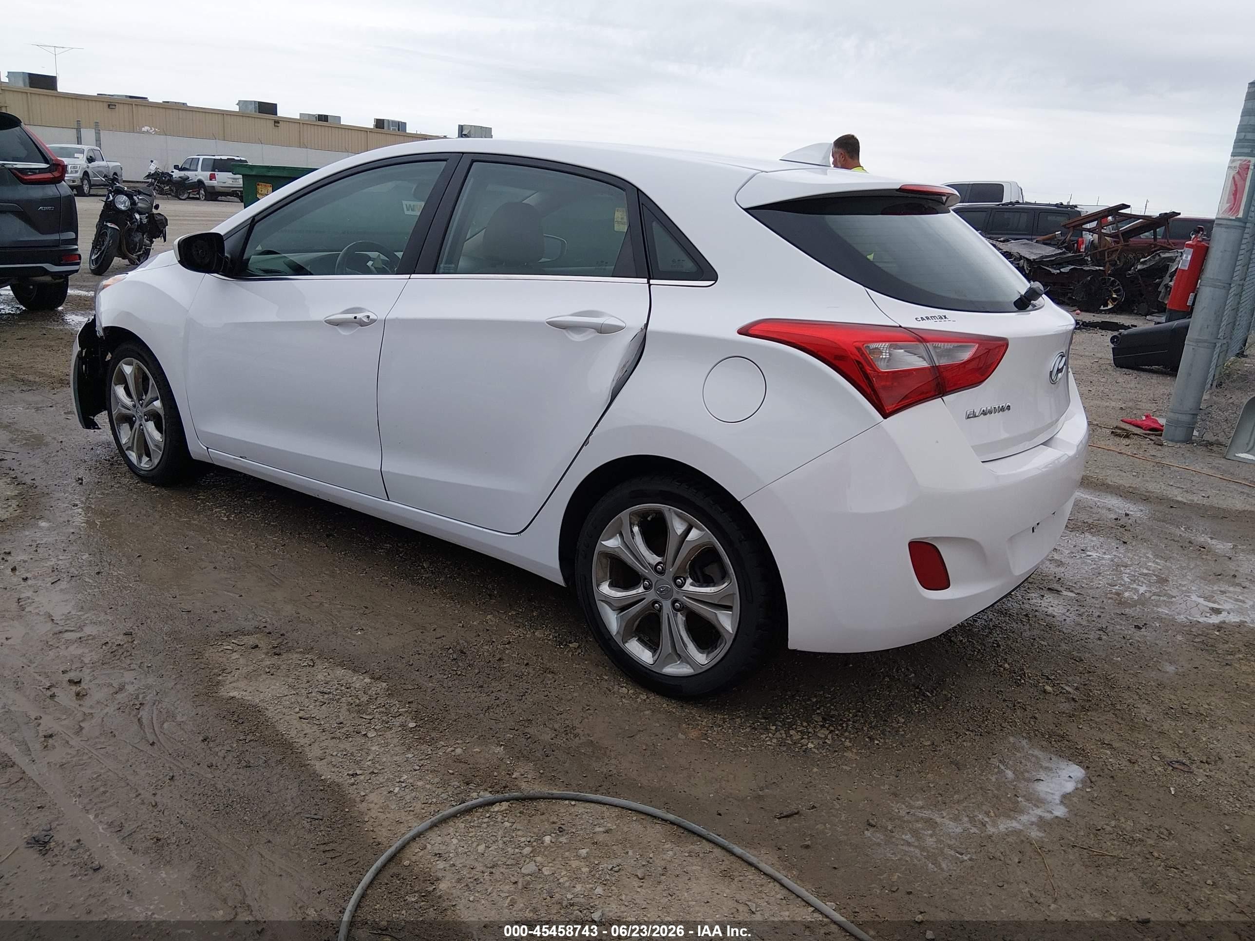2013 Hyundai Elantra Gt   White vin: KMHD35LE9DU130284