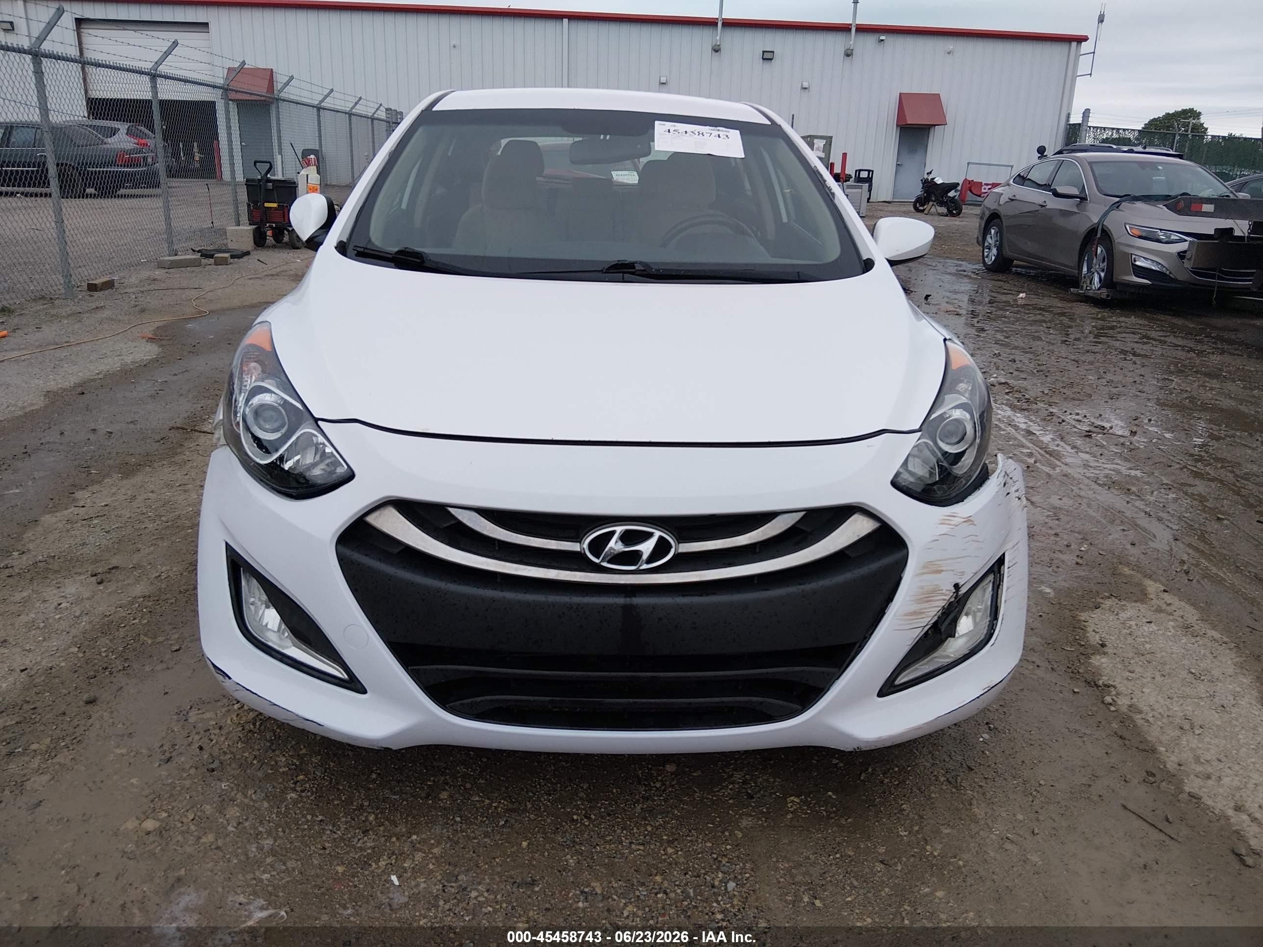 2013 Hyundai Elantra Gt   White vin: KMHD35LE9DU130284