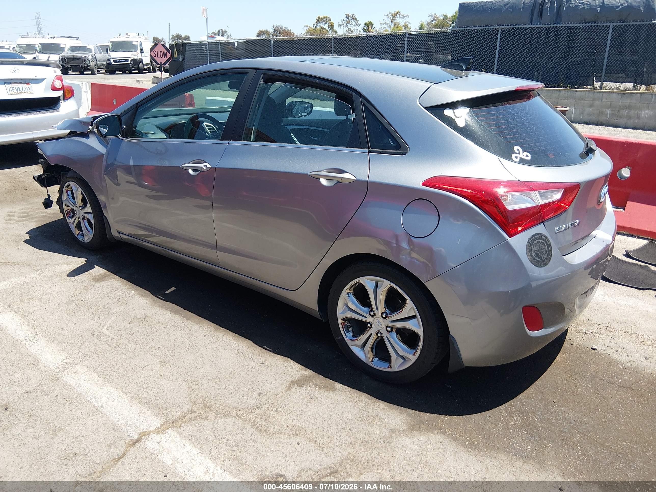 2013 Hyundai Elantra Gt   Silver vin: KMHD35LEXDU019937