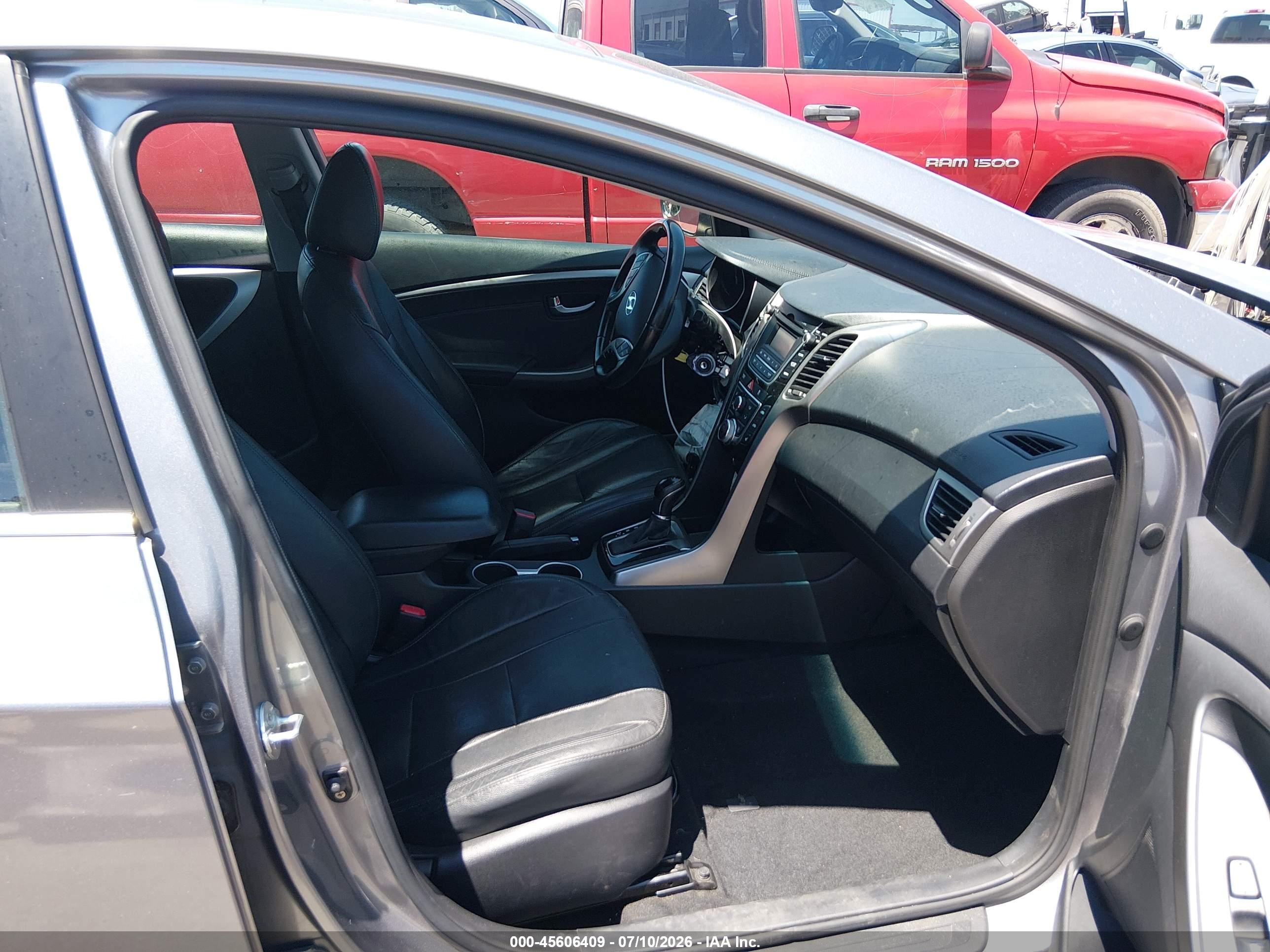 2013 Hyundai Elantra Gt   Silver vin: KMHD35LEXDU019937
