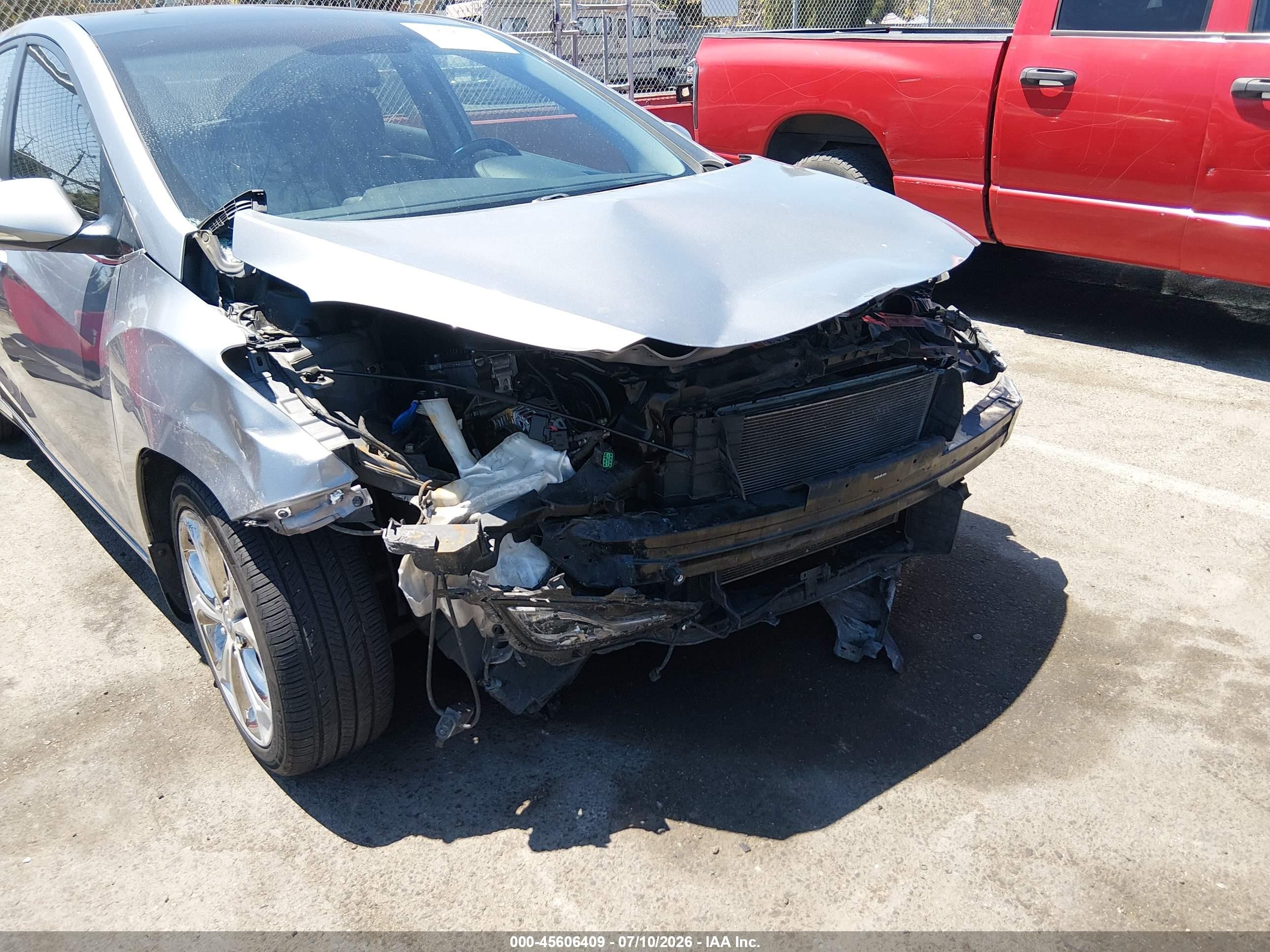 2013 Hyundai Elantra Gt   Silver vin: KMHD35LEXDU019937