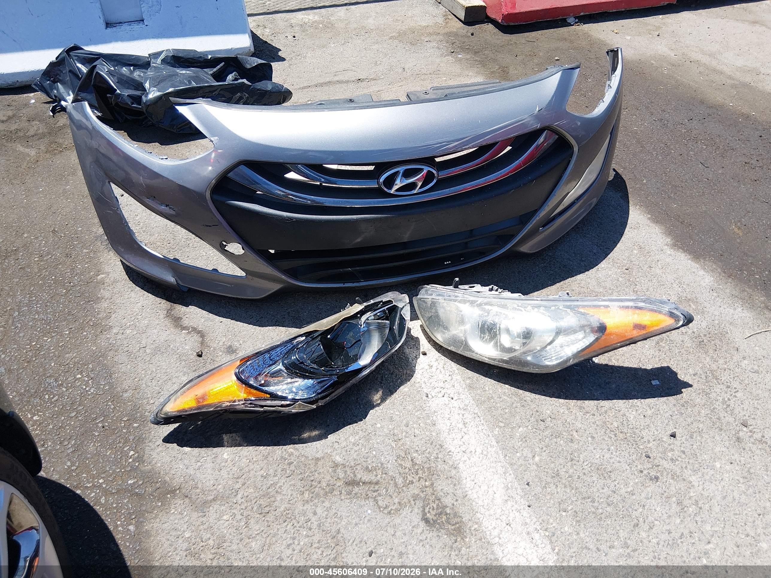 2013 Hyundai Elantra Gt   Silver vin: KMHD35LEXDU019937