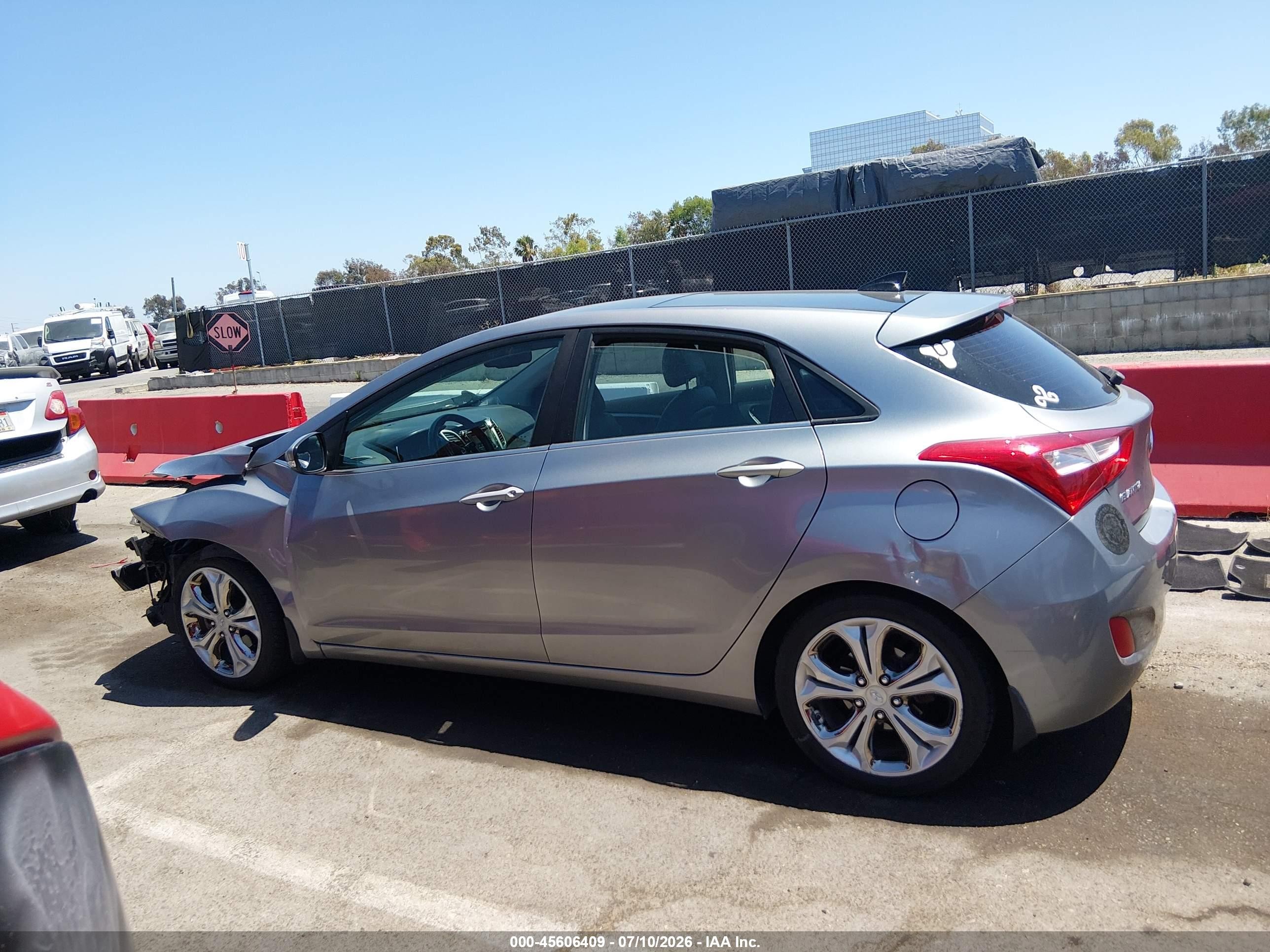 2013 Hyundai Elantra Gt   Silver vin: KMHD35LEXDU019937