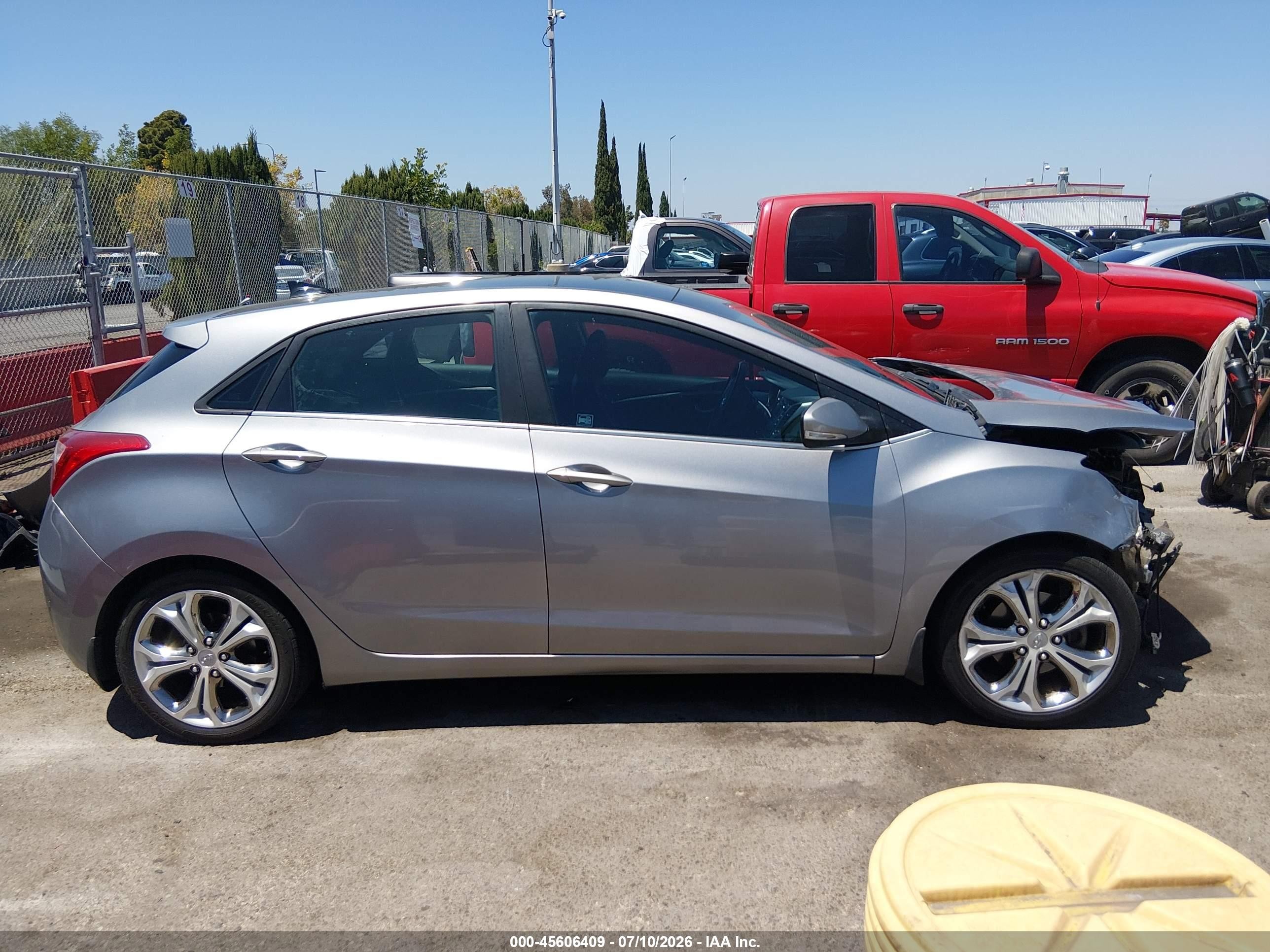 2013 Hyundai Elantra Gt   Silver vin: KMHD35LEXDU019937