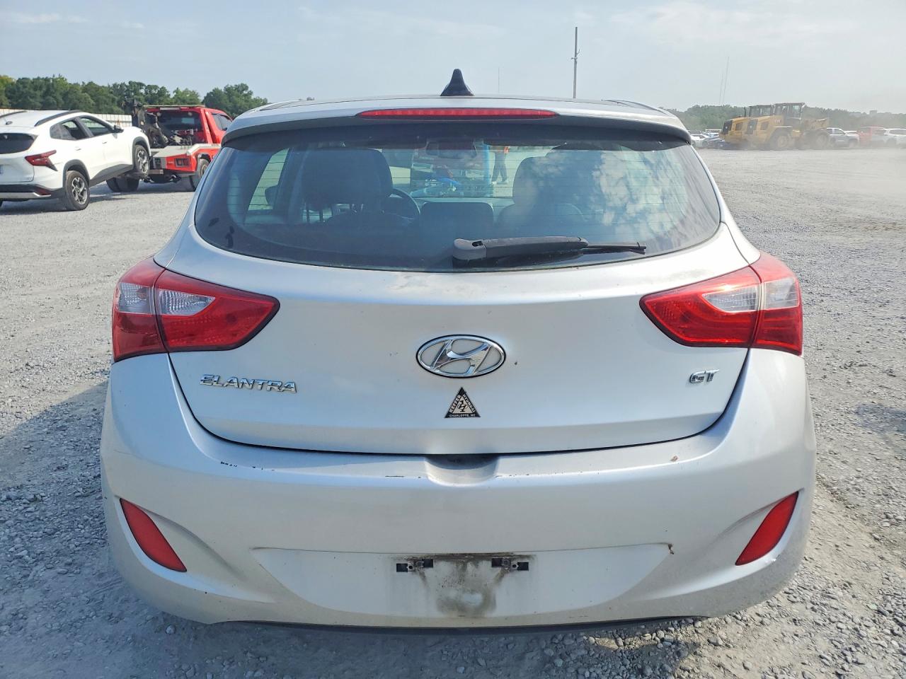 2013 Hyundai Elantra Gt Base Silver vin: KMHD35LEXDU020358