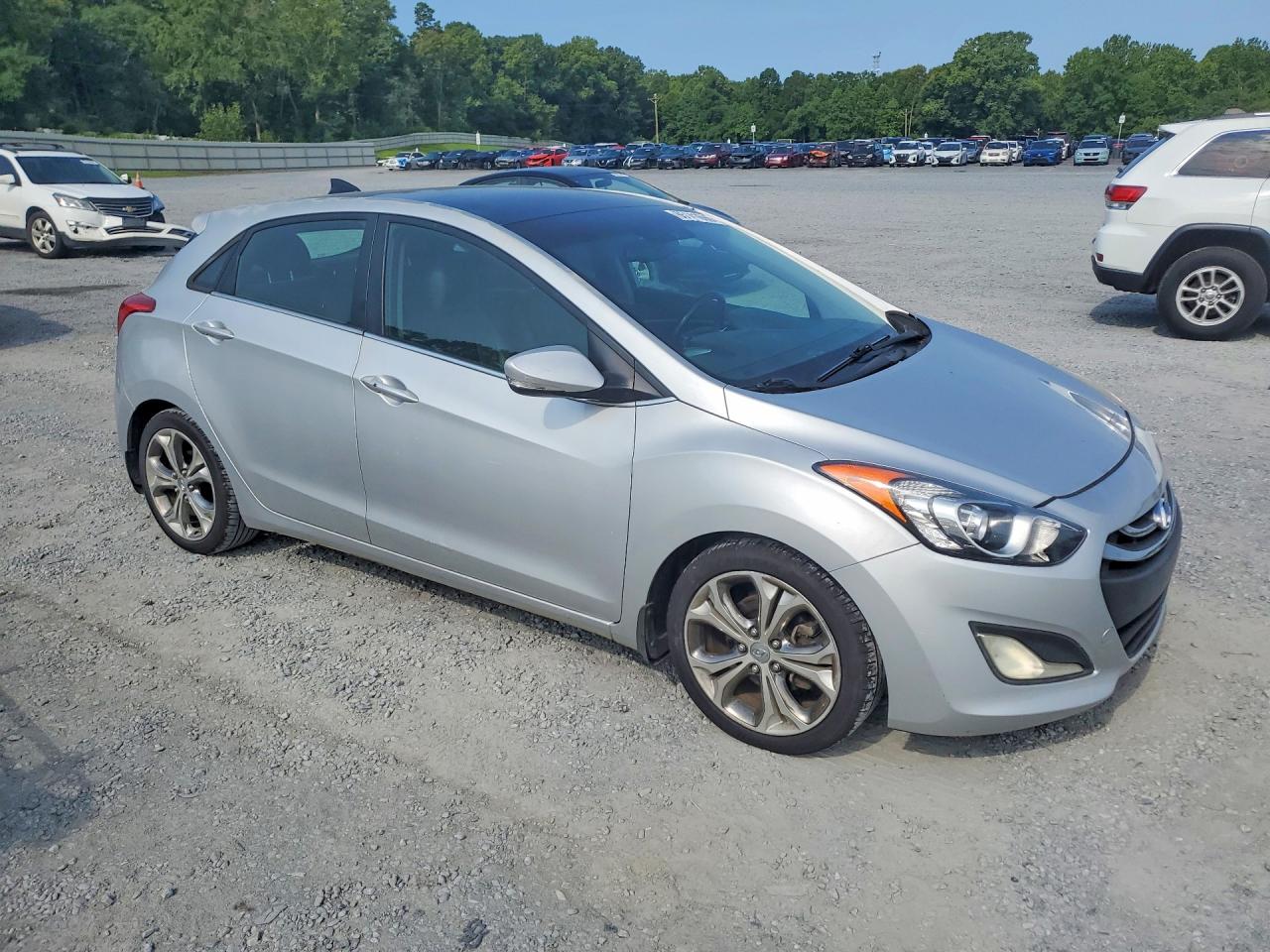 2013 Hyundai Elantra Gt Base Silver vin: KMHD35LEXDU020358