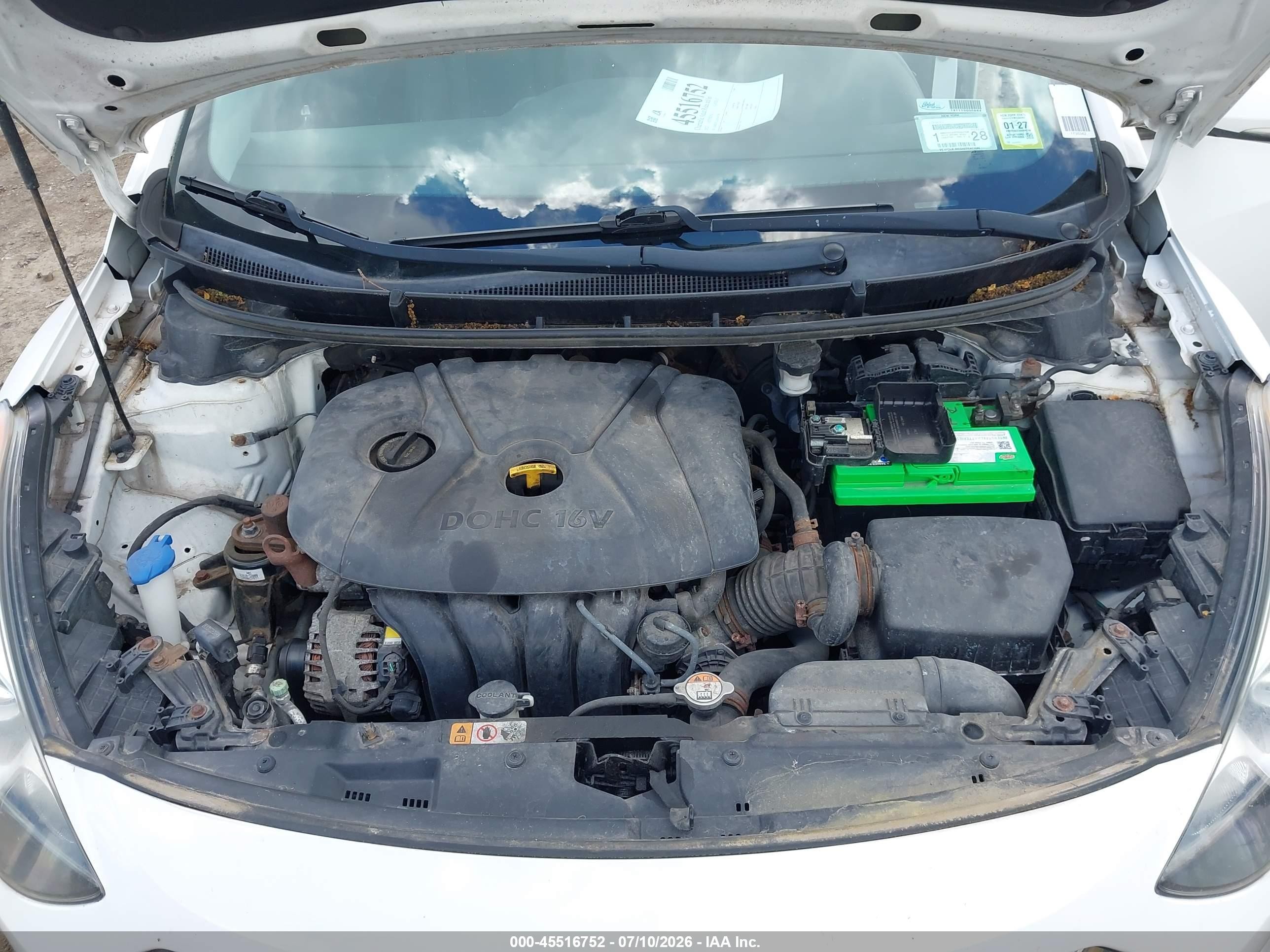 2013 Hyundai Elantra Gt   White vin: KMHD35LEXDU043798