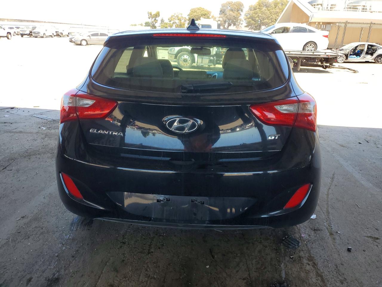 2013 Hyundai Elantra Gt Base Black vin: KMHD35LEXDU075408