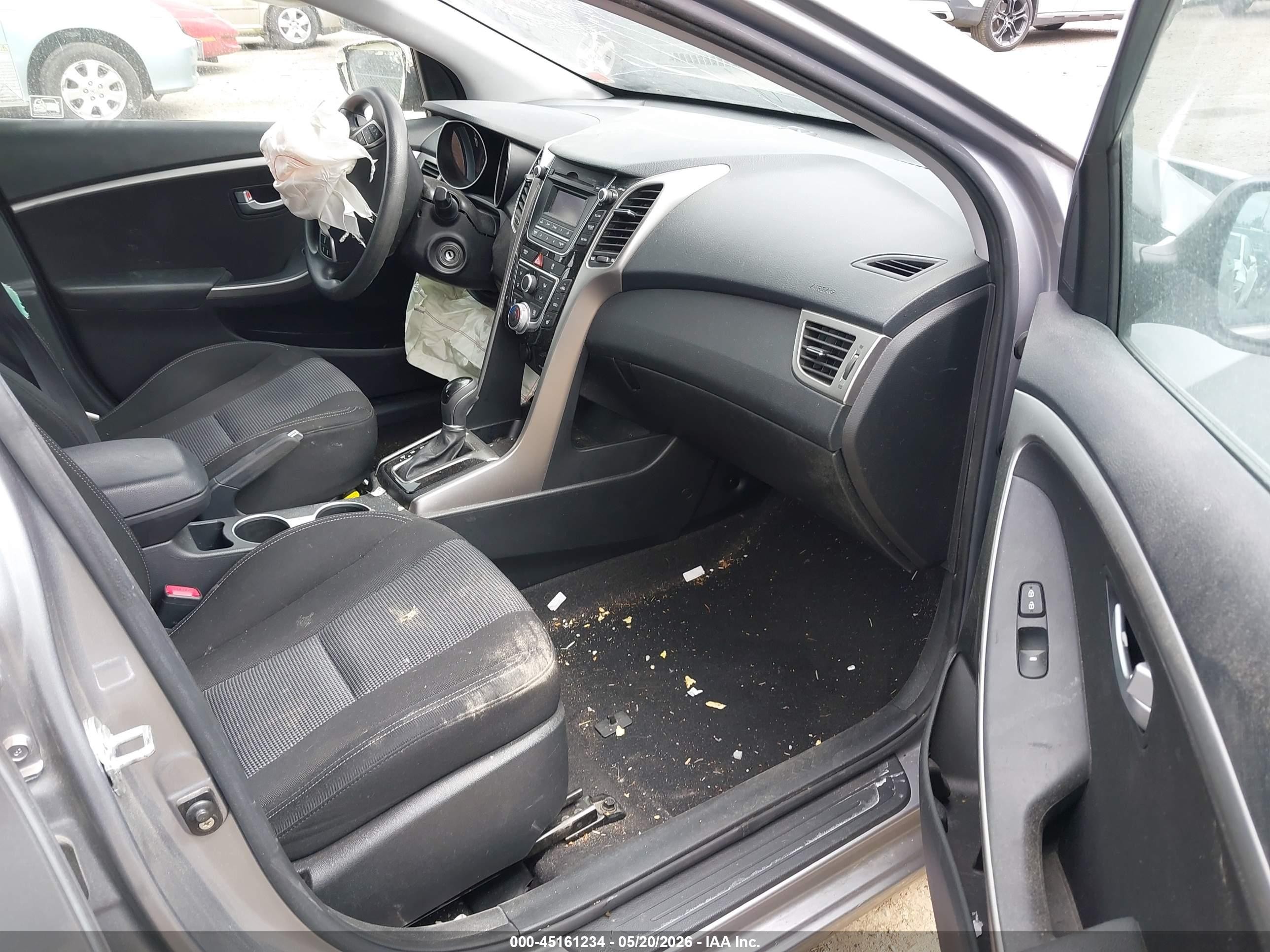 2013 Hyundai Elantra Gt   Silver vin: KMHD35LEXDU088370