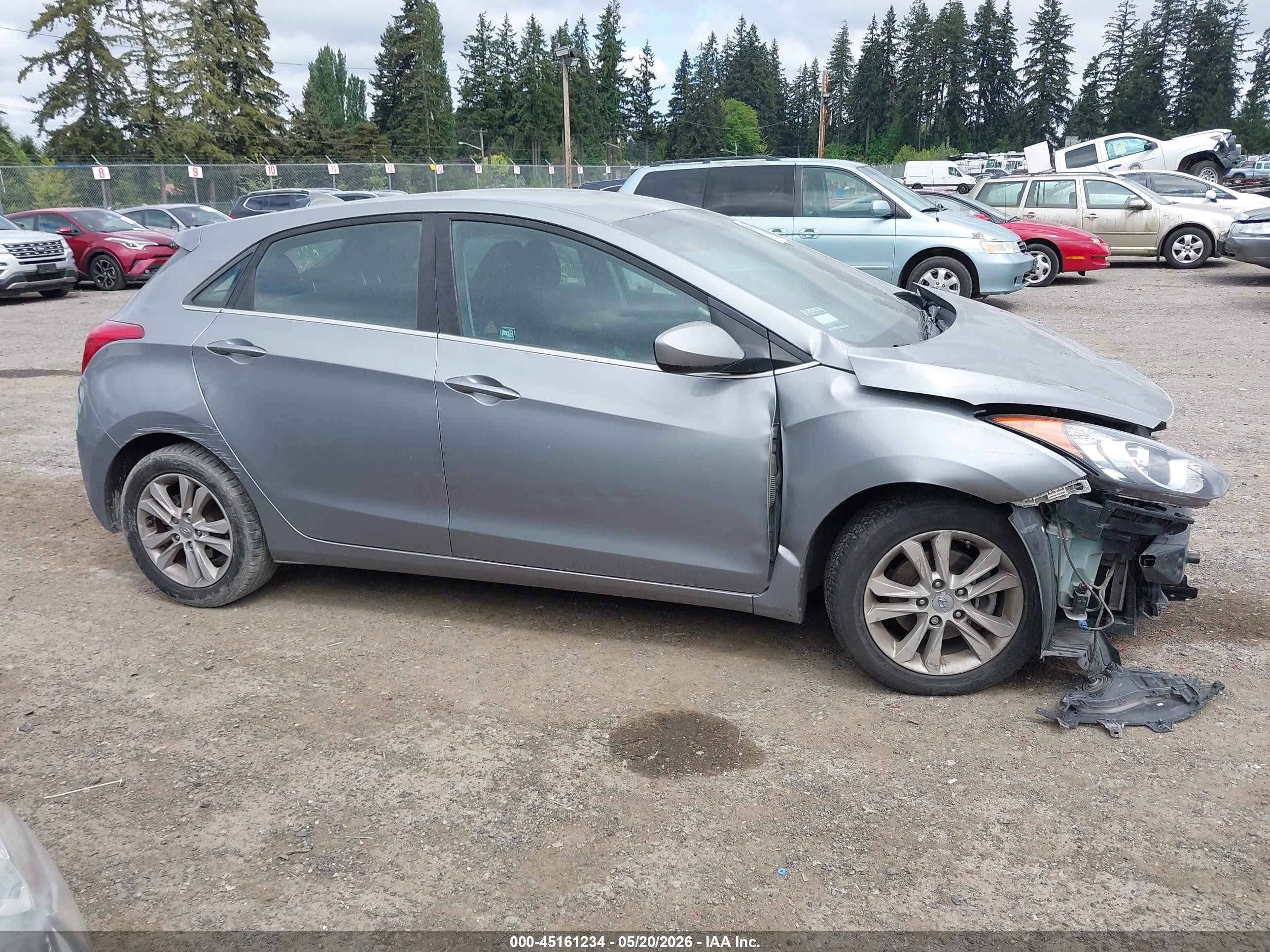 2013 Hyundai Elantra Gt   Silver vin: KMHD35LEXDU088370