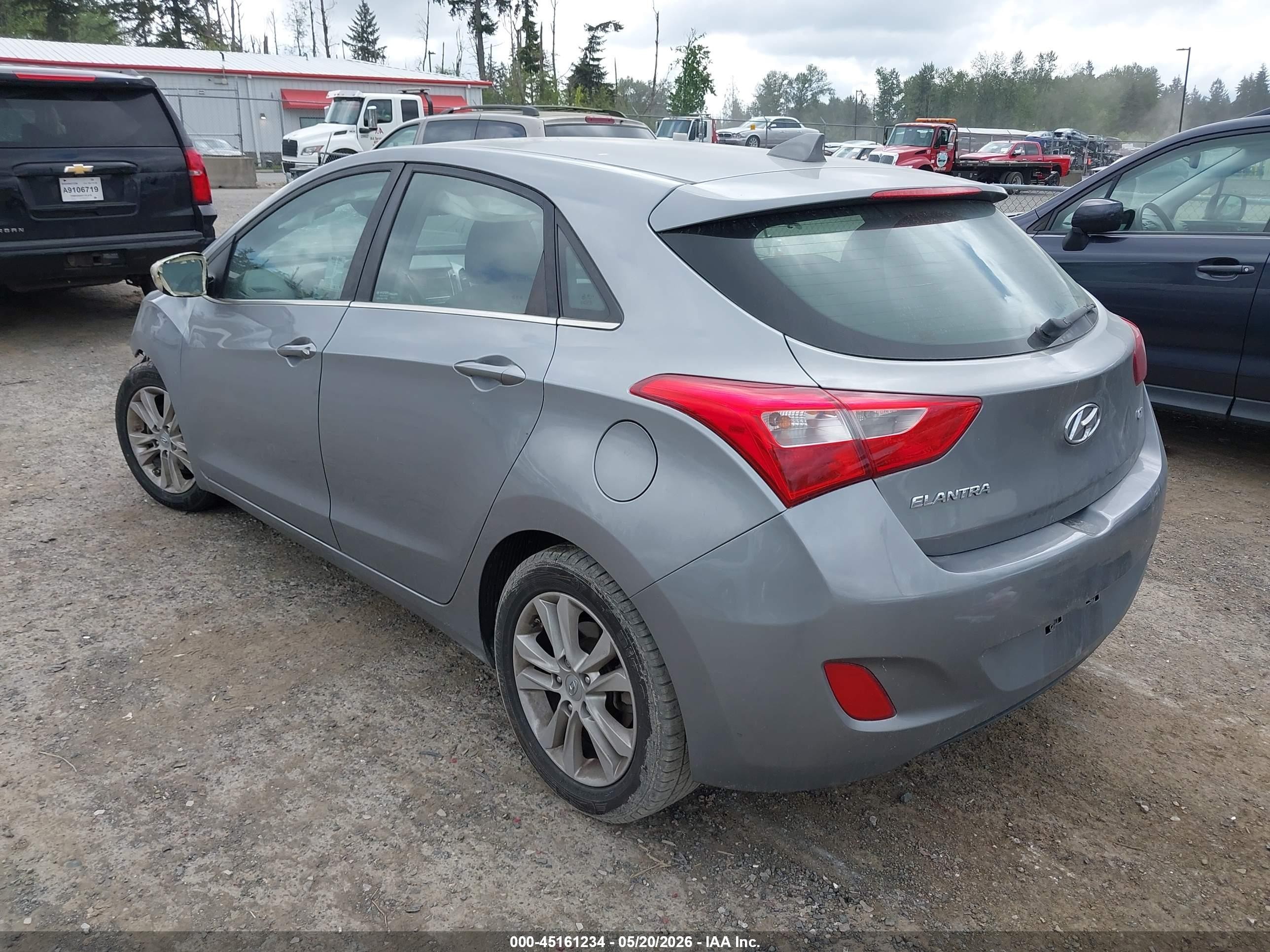 2013 Hyundai Elantra Gt   Silver vin: KMHD35LEXDU088370