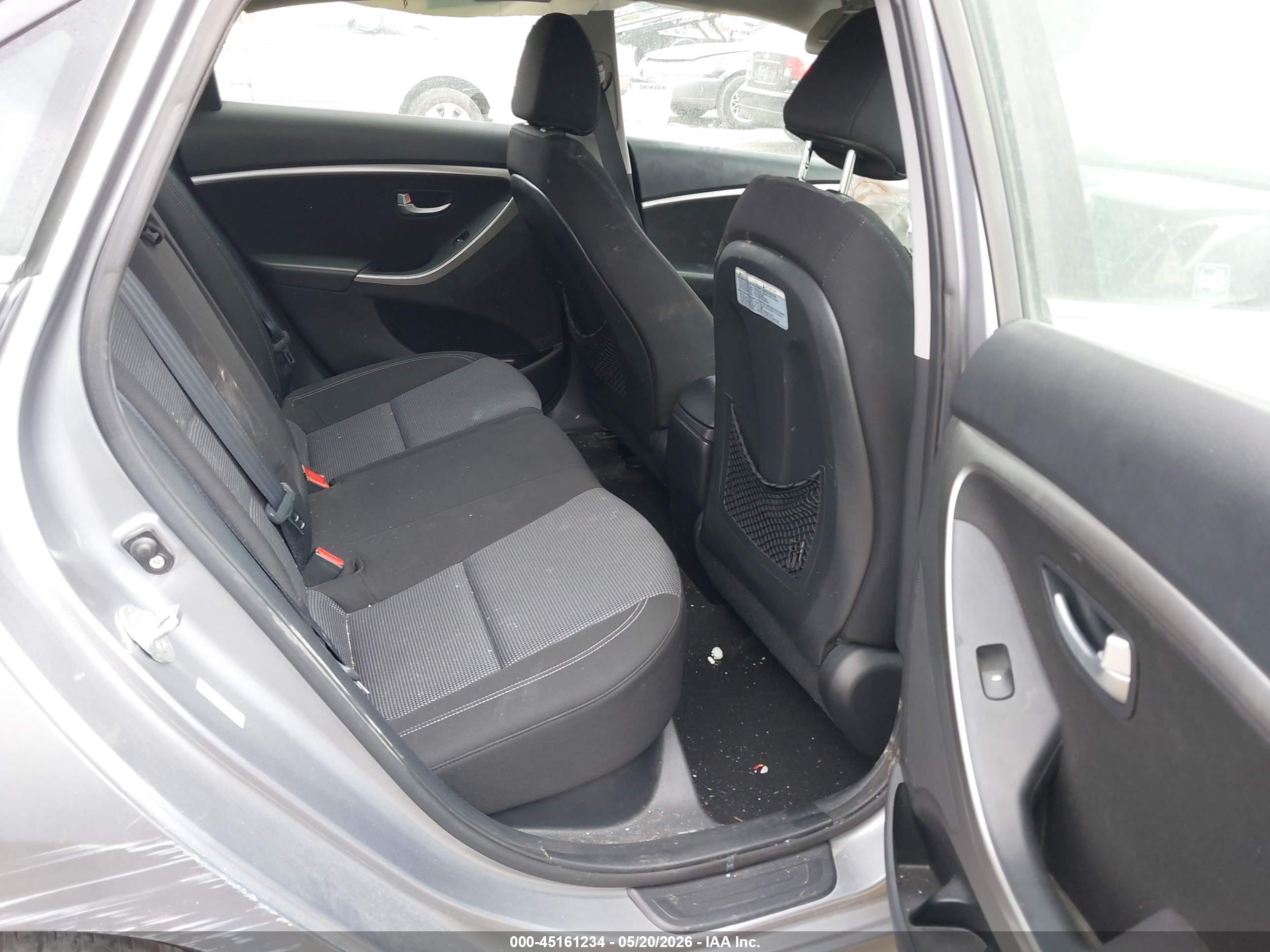 2013 Hyundai Elantra Gt   Silver vin: KMHD35LEXDU088370