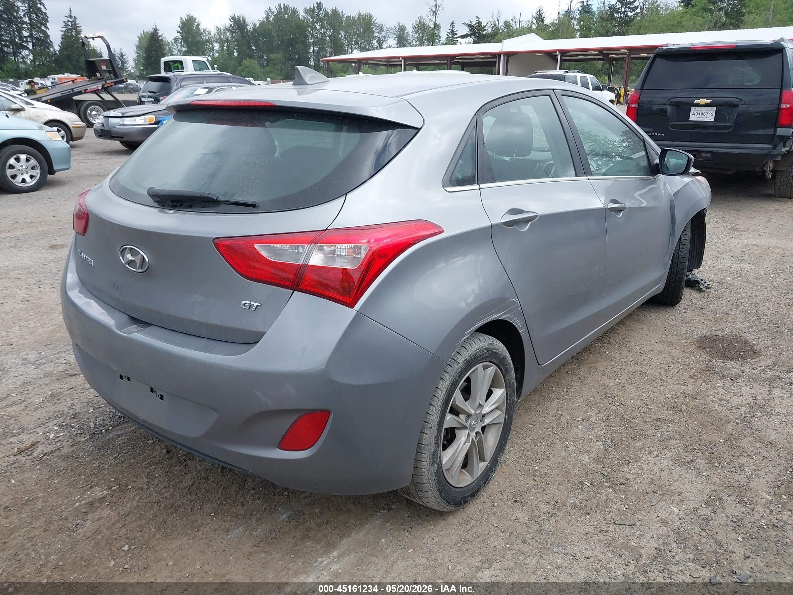 2013 Hyundai Elantra Gt   Silver vin: KMHD35LEXDU088370