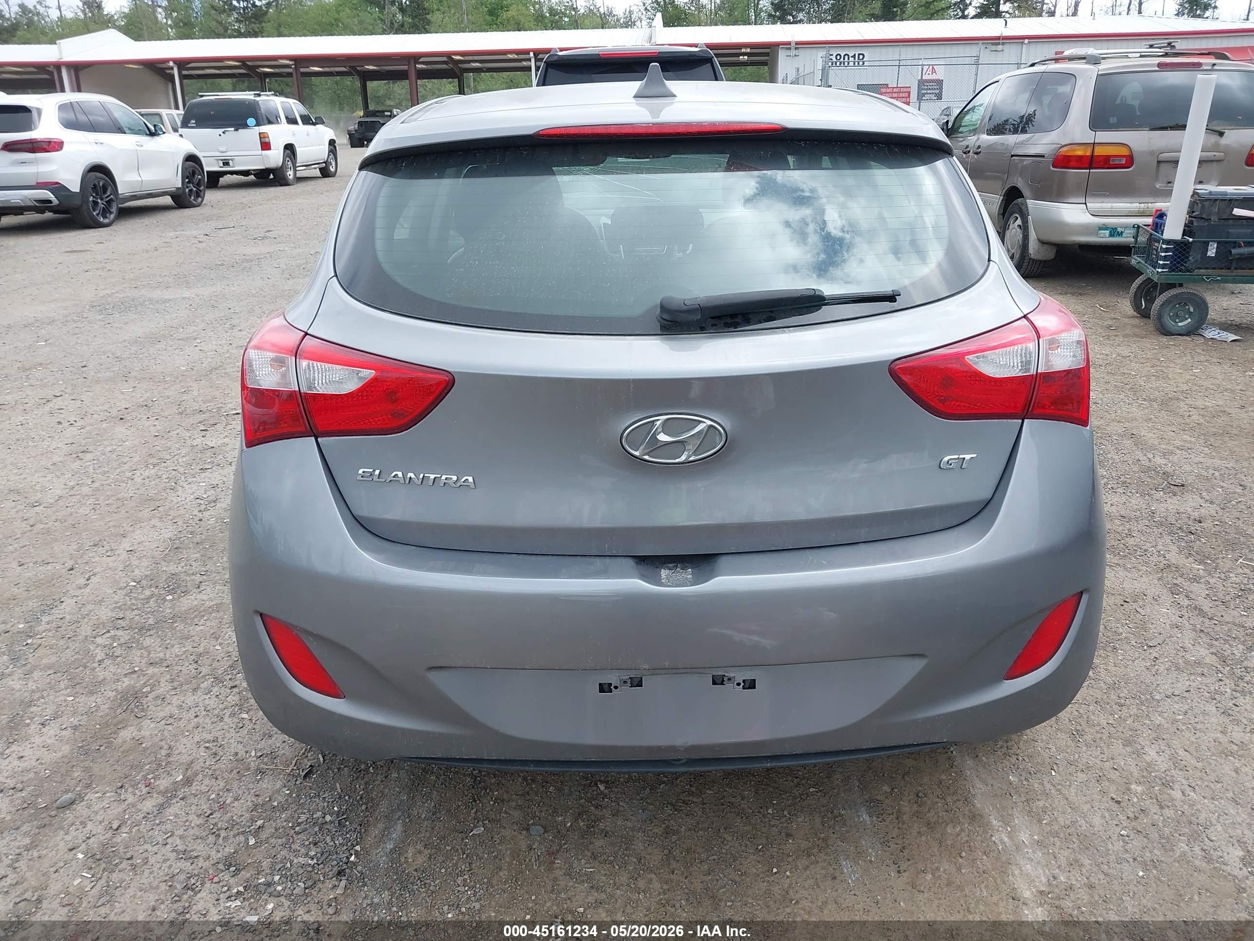 2013 Hyundai Elantra Gt   Silver vin: KMHD35LEXDU088370
