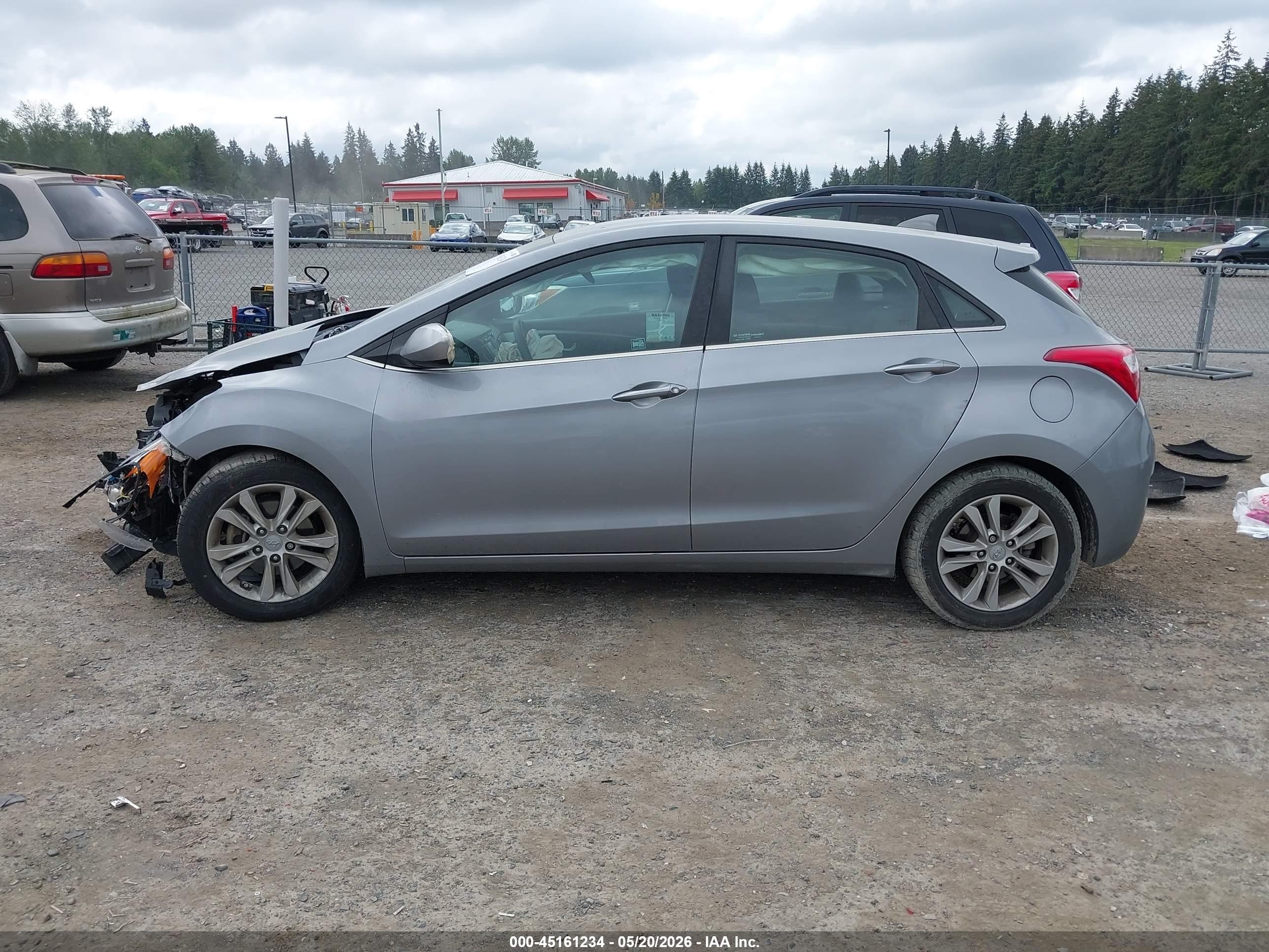 2013 Hyundai Elantra Gt   Silver vin: KMHD35LEXDU088370