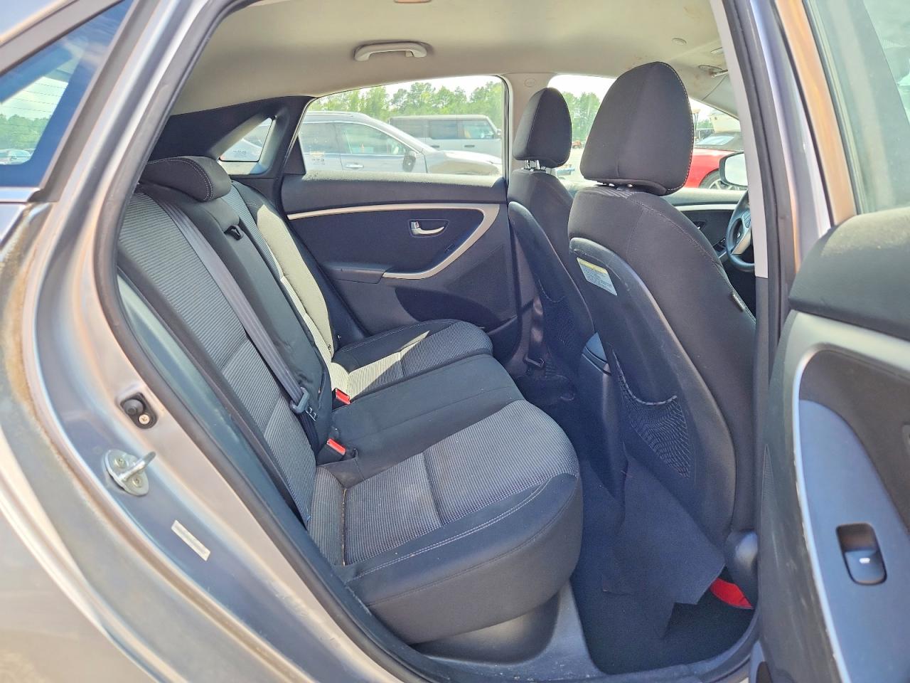 2013 Hyundai Elantra Gt Base Gray vin: KMHD35LEXDU093200