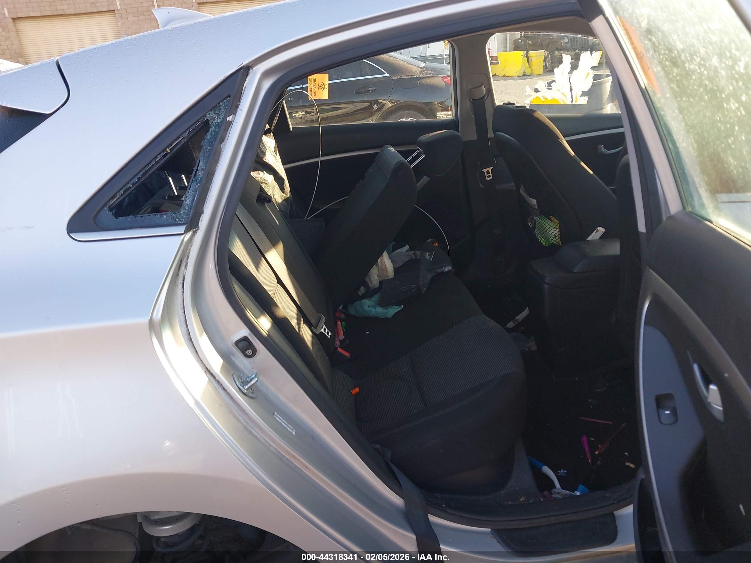 2013 Hyundai Elantra Gt   Silver vin: KMHD35LEXDU112988