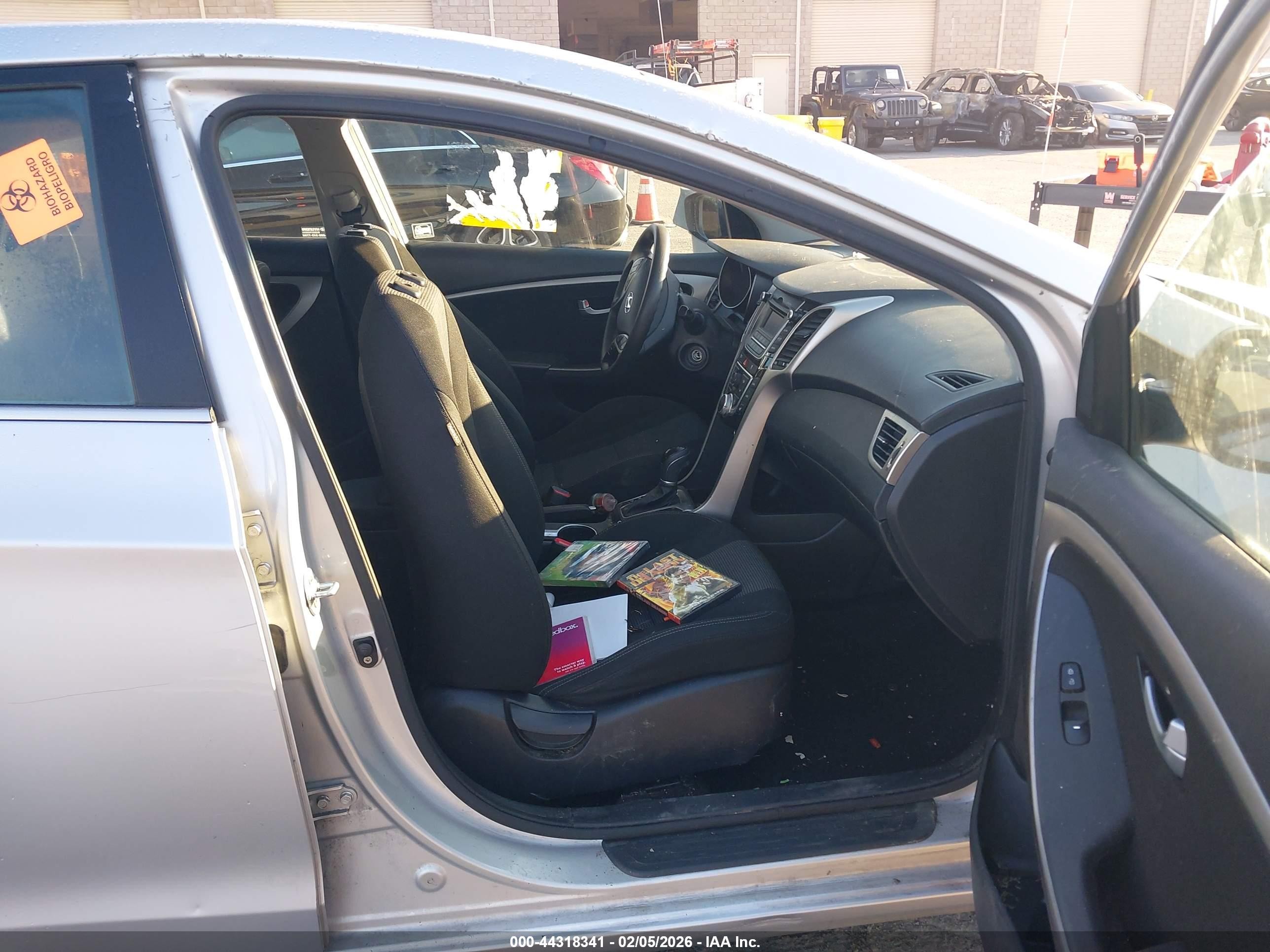 2013 Hyundai Elantra Gt   Silver vin: KMHD35LEXDU112988