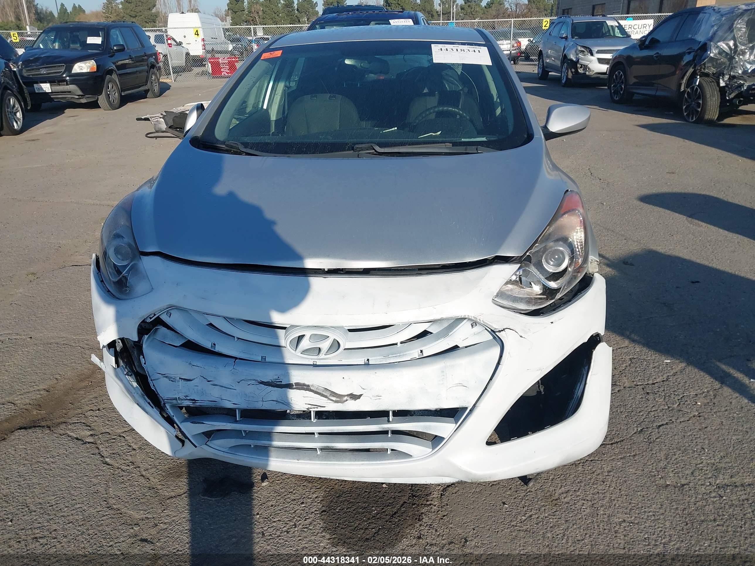 2013 Hyundai Elantra Gt   Silver vin: KMHD35LEXDU112988