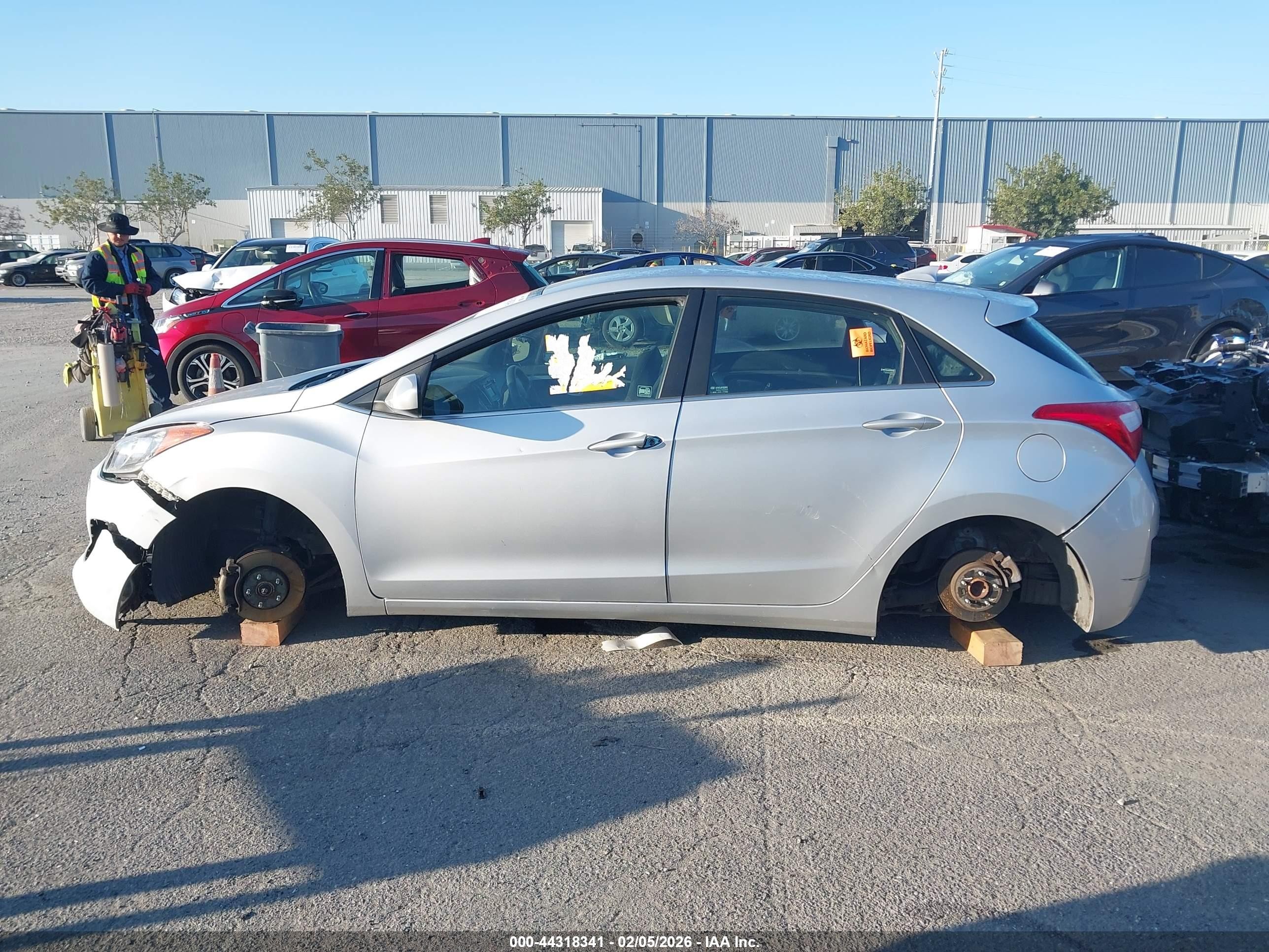 2013 Hyundai Elantra Gt   Silver vin: KMHD35LEXDU112988
