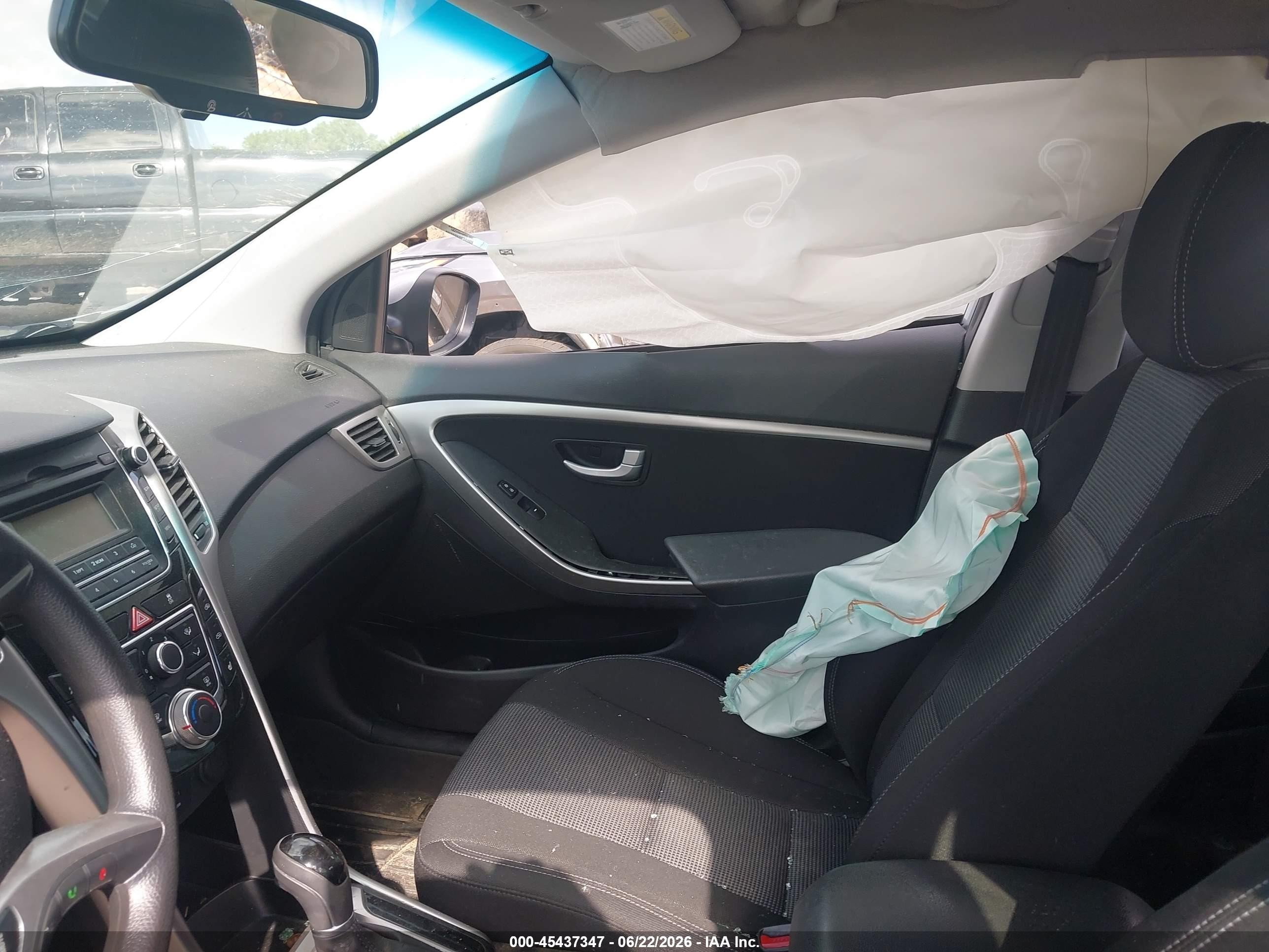 2013 Hyundai Elantra Gt   Серебряный vin: KMHD35LEXDU122534