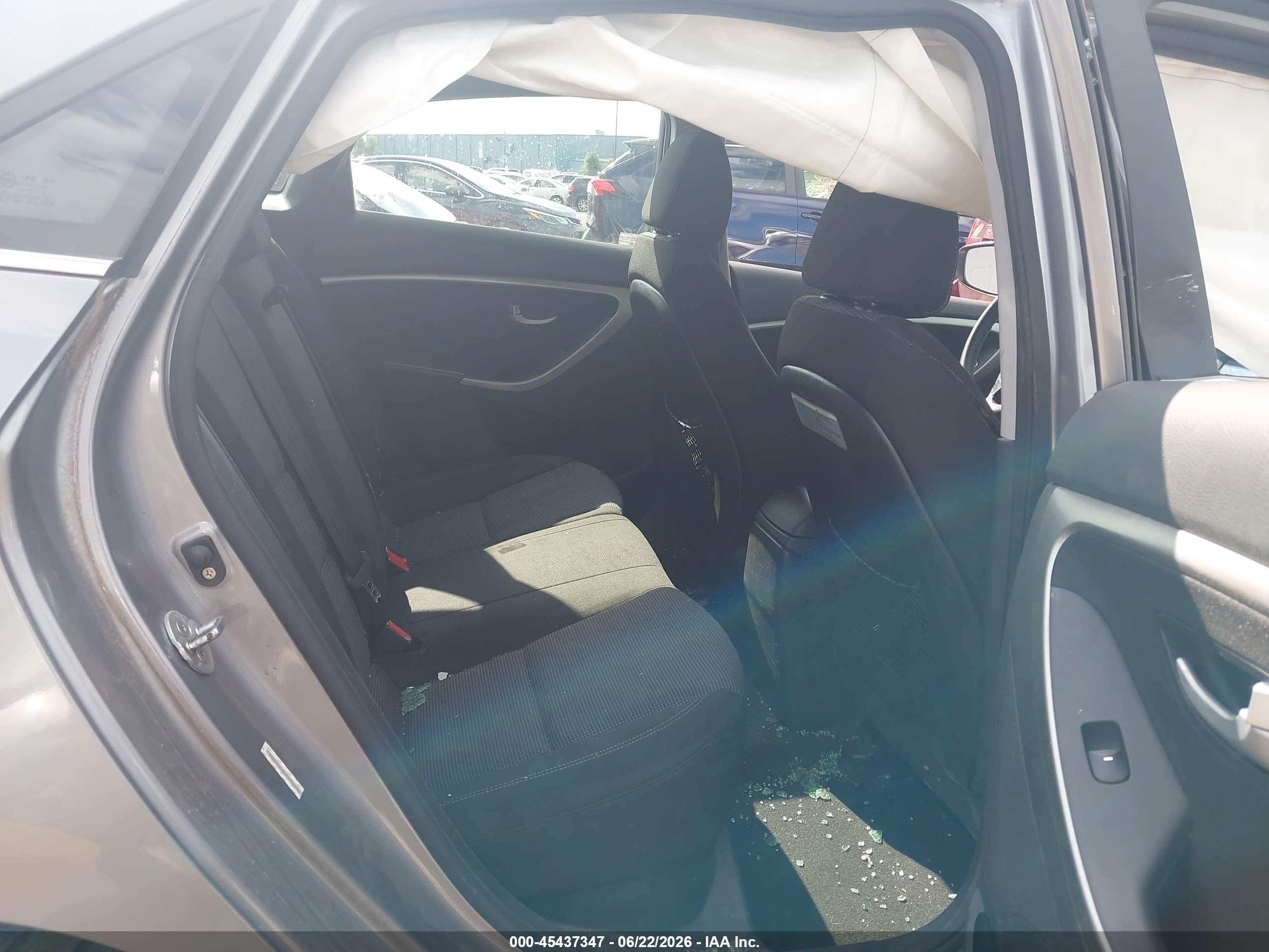 2013 Hyundai Elantra Gt   Серебряный vin: KMHD35LEXDU122534