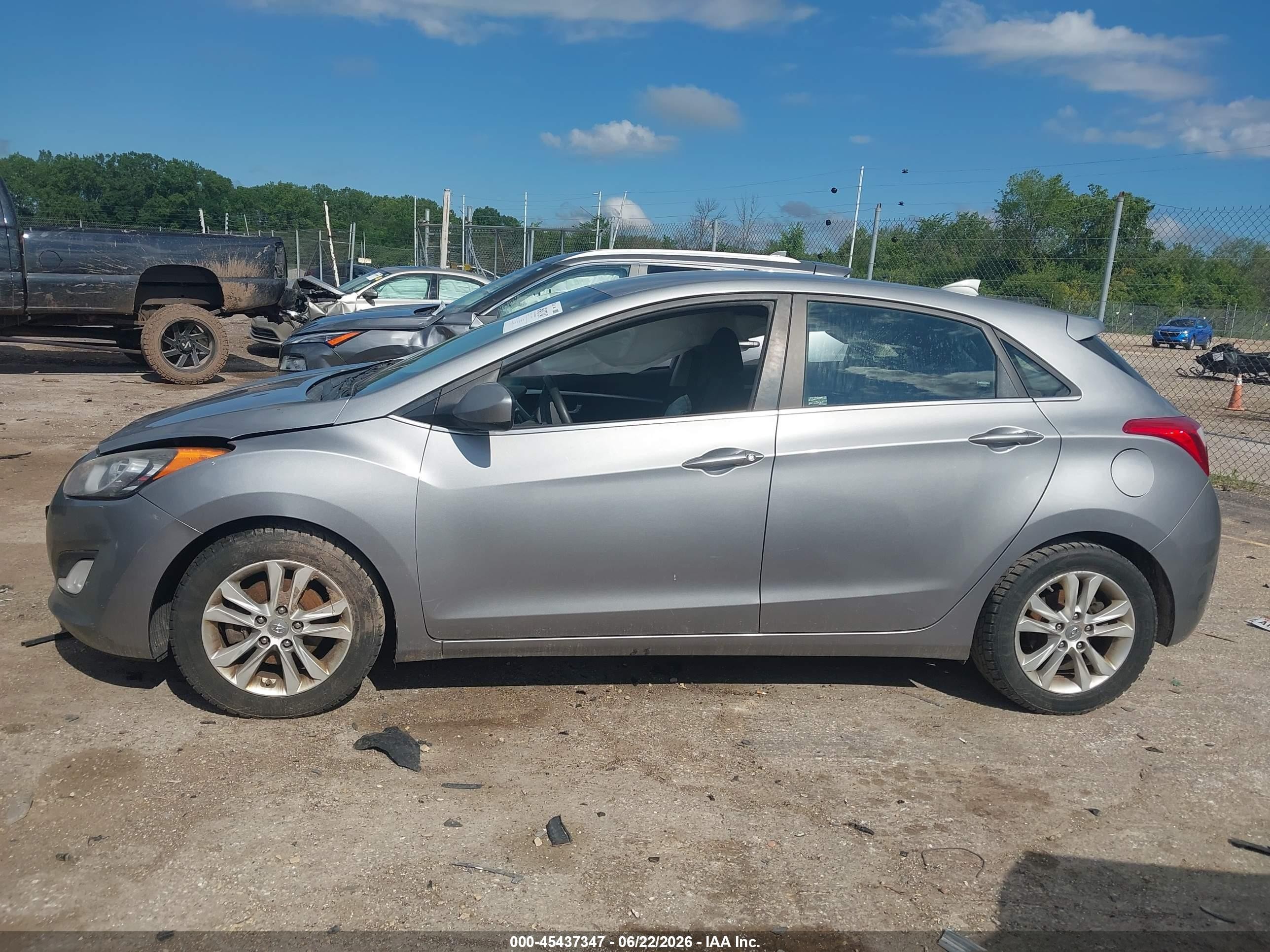 2013 Hyundai Elantra Gt   Серебряный vin: KMHD35LEXDU122534