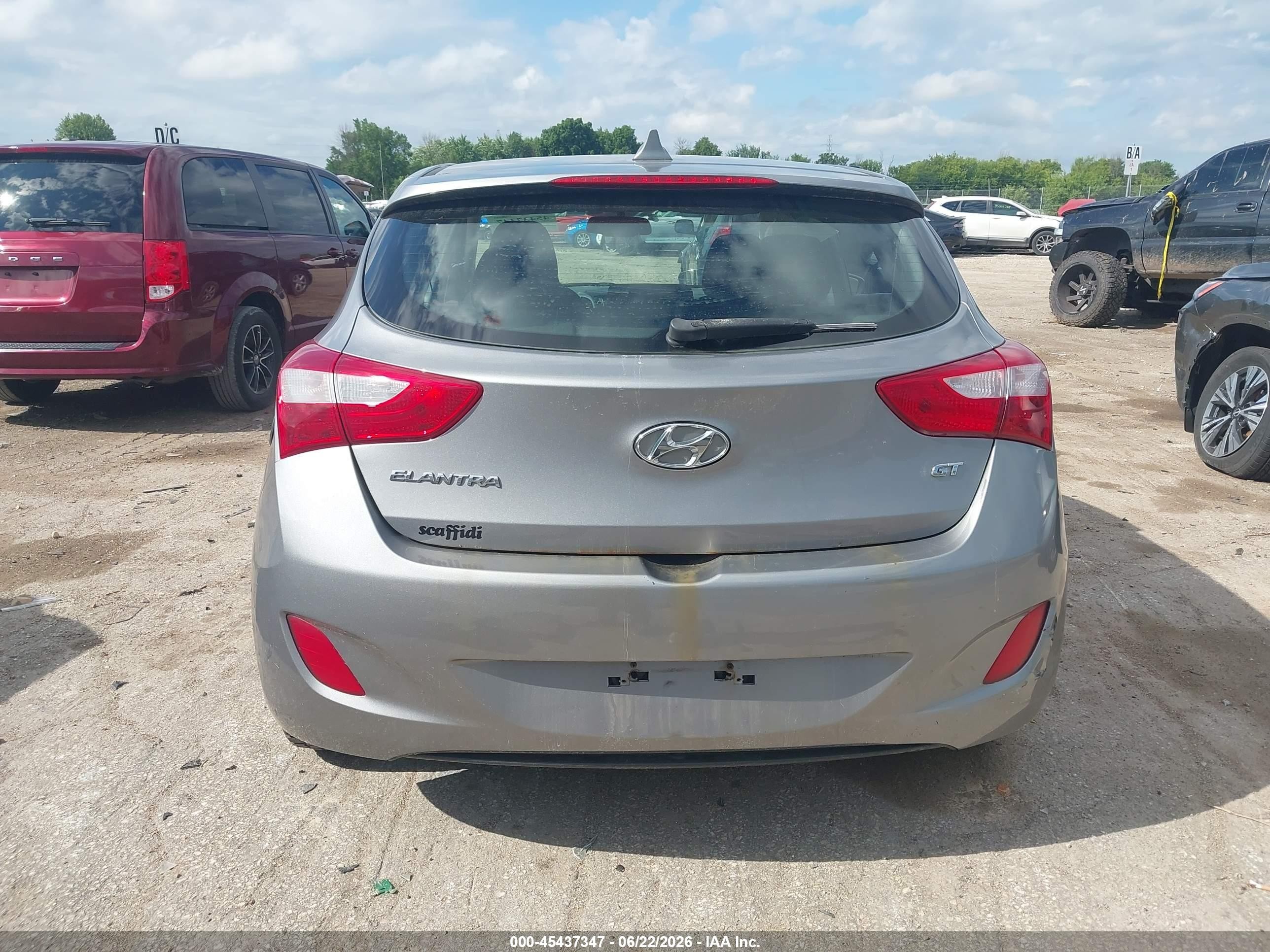 2013 Hyundai Elantra Gt   Серебряный vin: KMHD35LEXDU122534