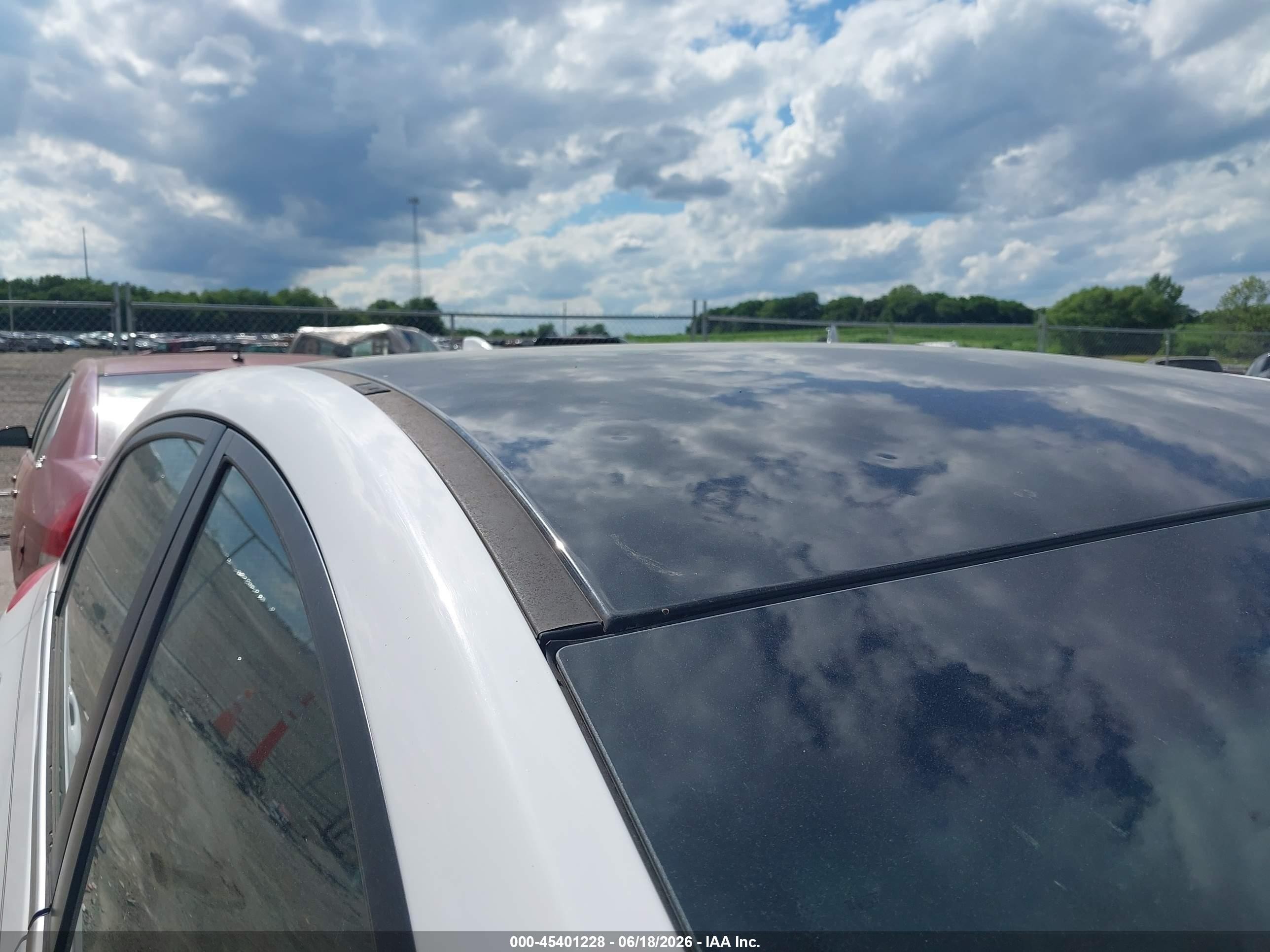 2013 Hyundai Elantra Gt   White vin: KMHD35LEXDU125093