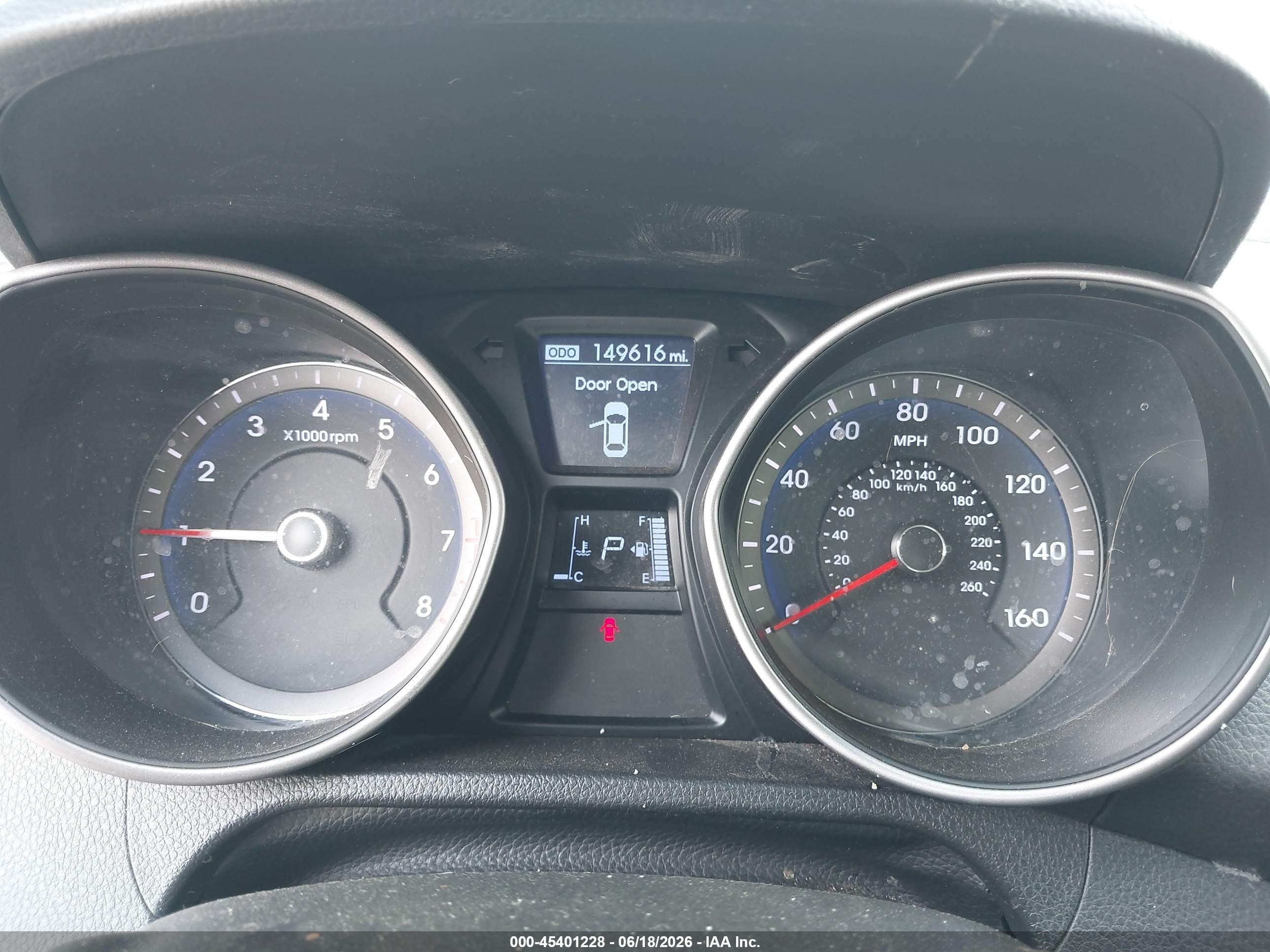 2013 Hyundai Elantra Gt   White vin: KMHD35LEXDU125093