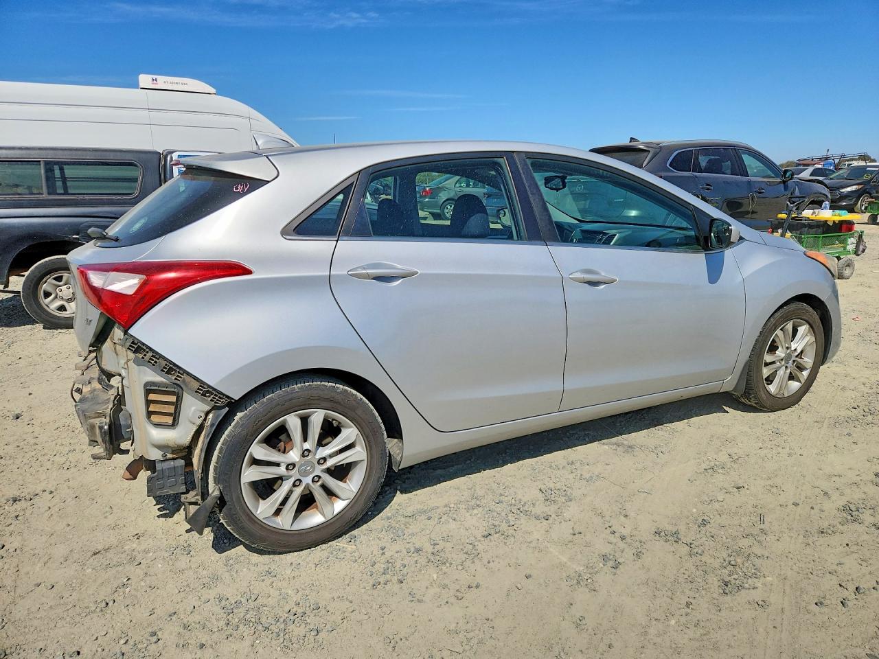2013 Hyundai Elantra Gt Base Silver vin: KMHD35LEXDU129239