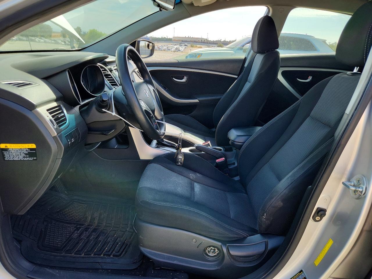 2013 Hyundai Elantra Gt Base Silver vin: KMHD35LEXDU129239