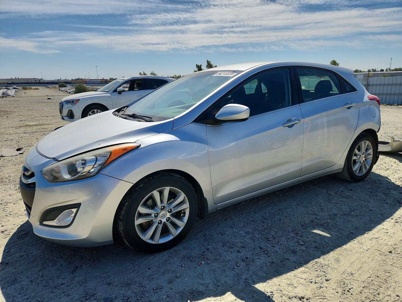 2013 Hyundai Elantra Gt Base Silver vin: KMHD35LEXDU129239